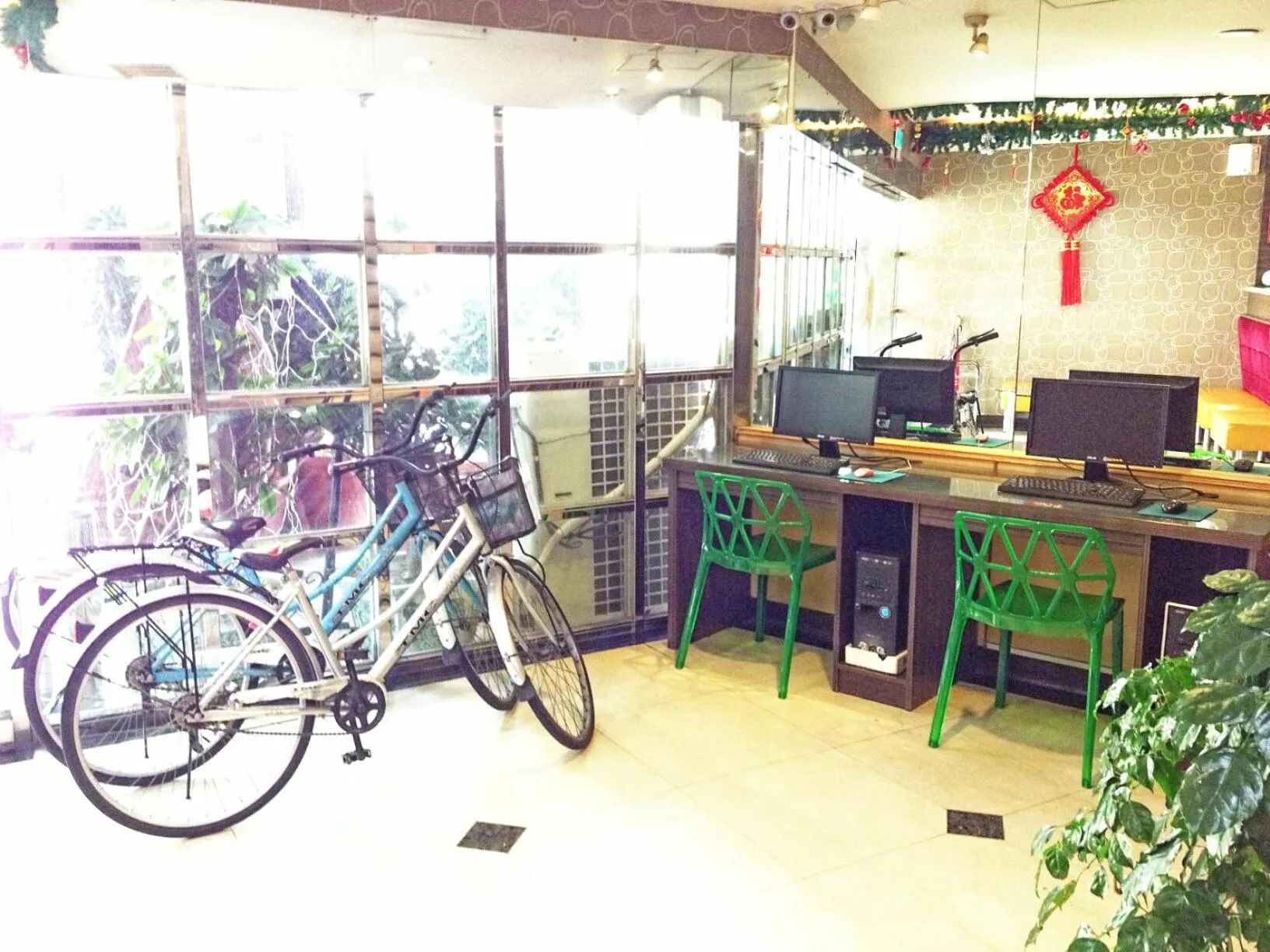 Business facilities in Left Bank Hotel