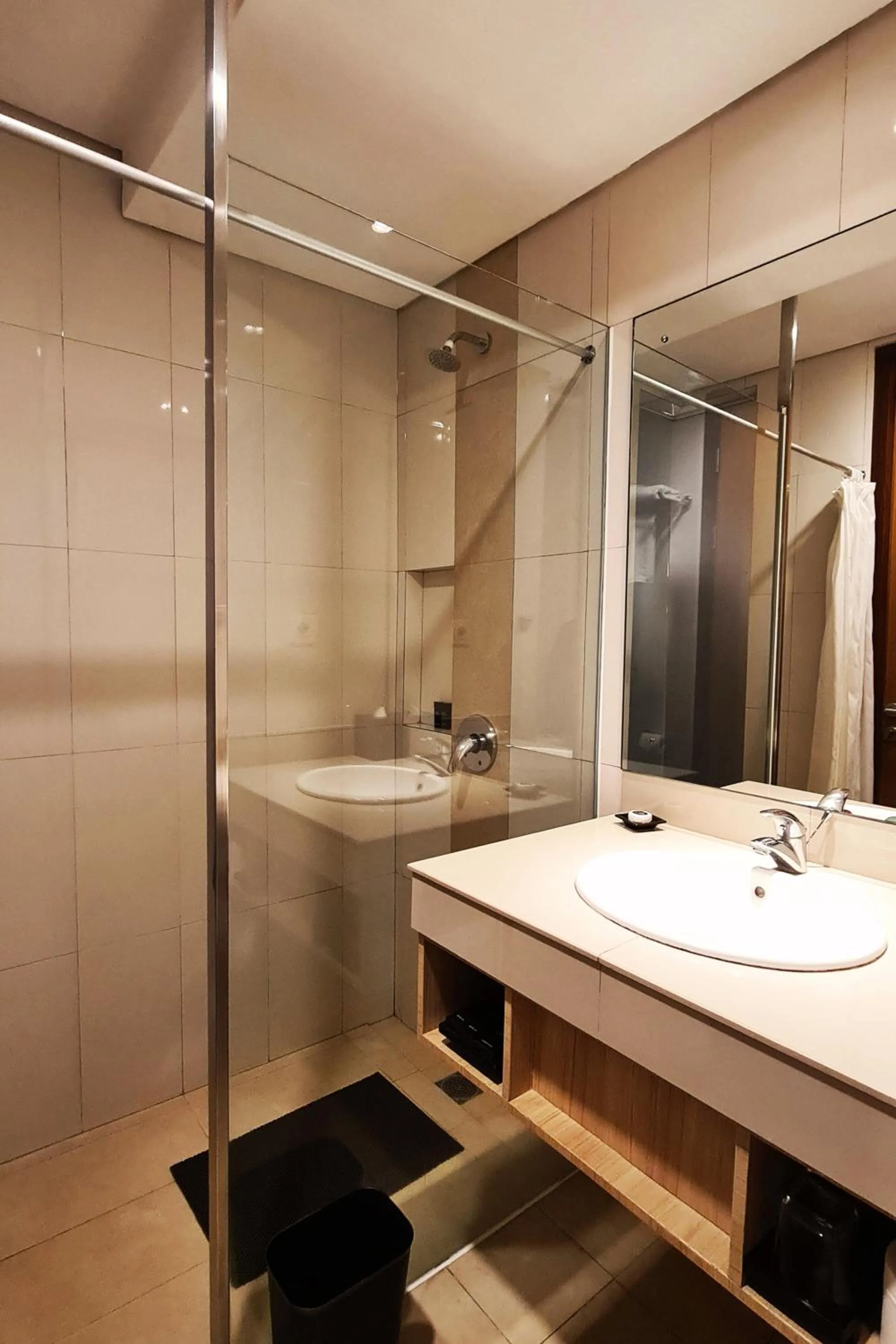 Shower in The Kana Kuta Hotel