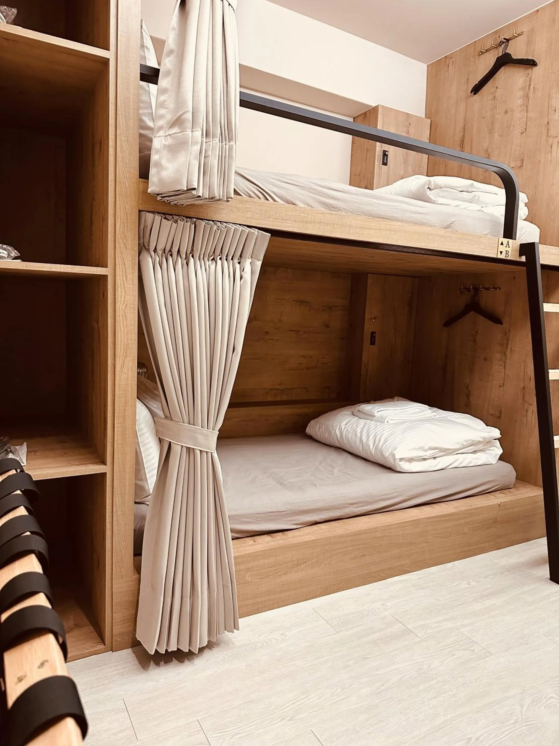 bunk bed, Bed in Inns Hotel