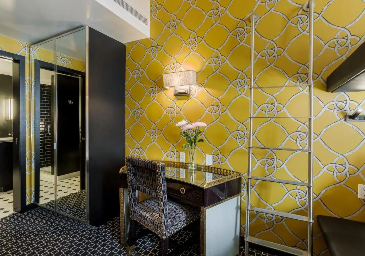 Area and facilities in 45 Times Square Hotel