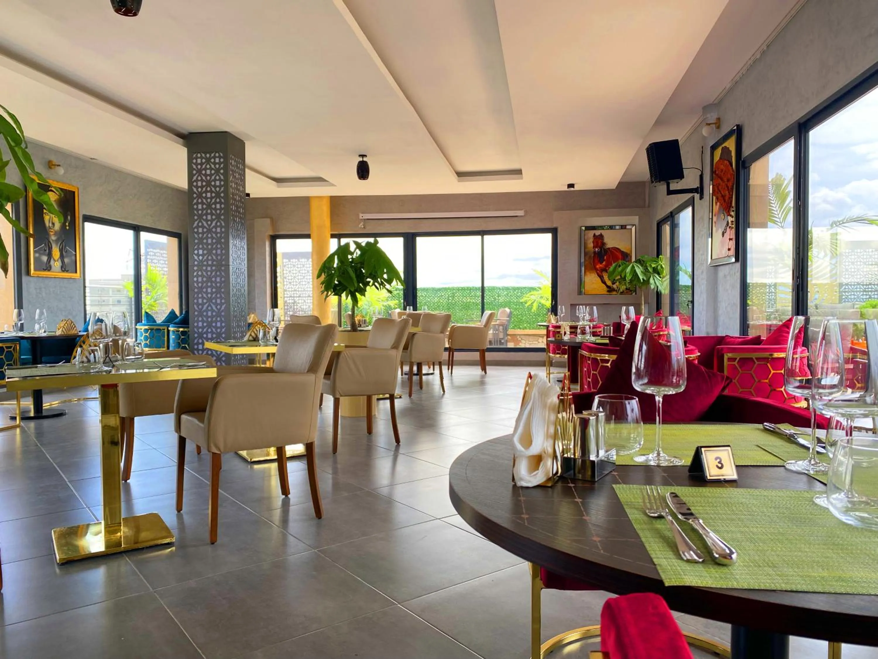 Restaurant/places to eat in BNB Hotel Spa