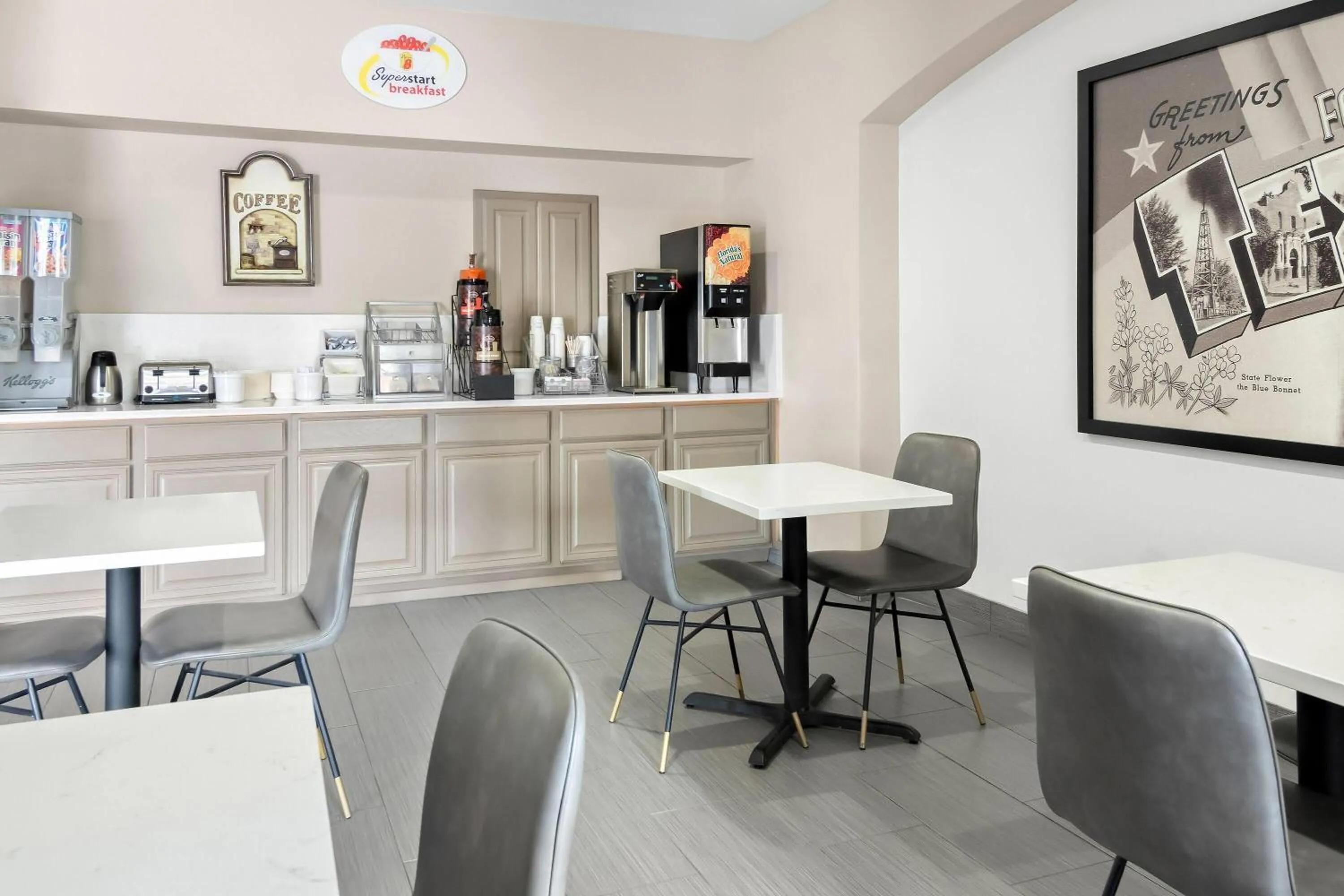 Restaurant/places to eat in Super 8 by Wyndham Fort Worth Stockyards