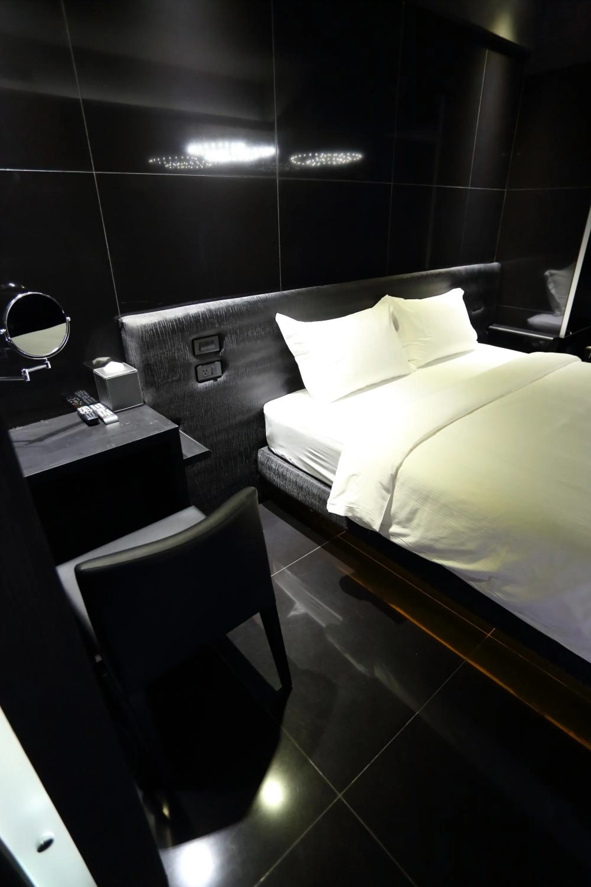 Bedroom, Bed in The Fantasy Apartment