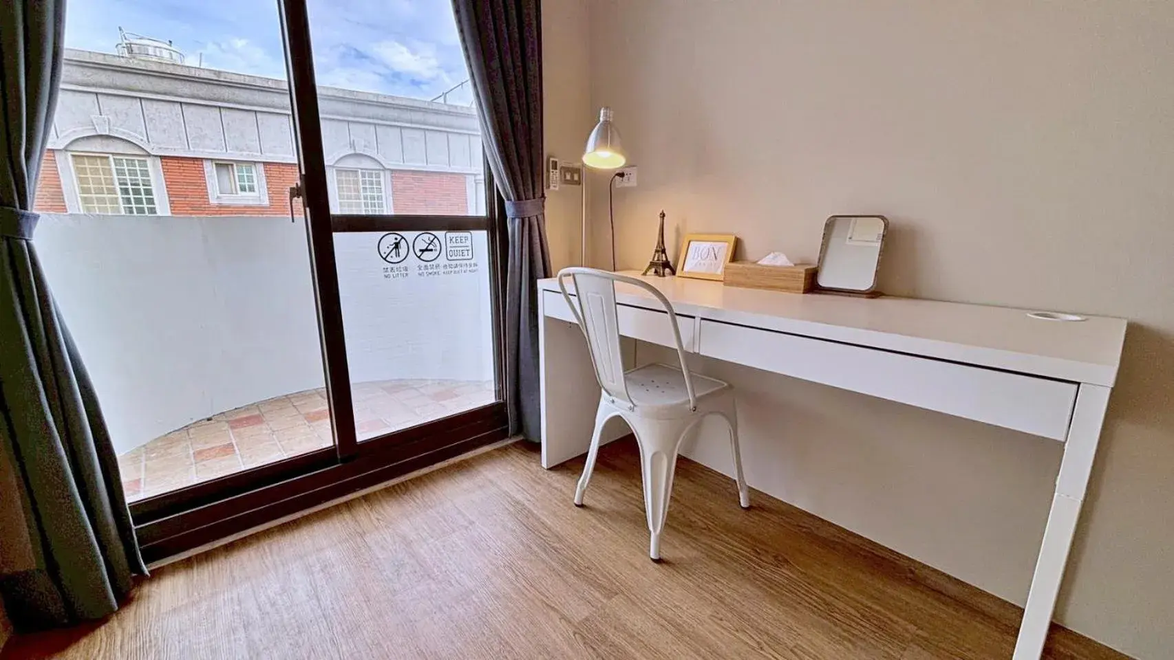 Economy Single Room with Shared Bathroom and Toilet in Cozy House Hostel Economy Single Room with Shared Bathroom and Toilet in Cozy House Hostel