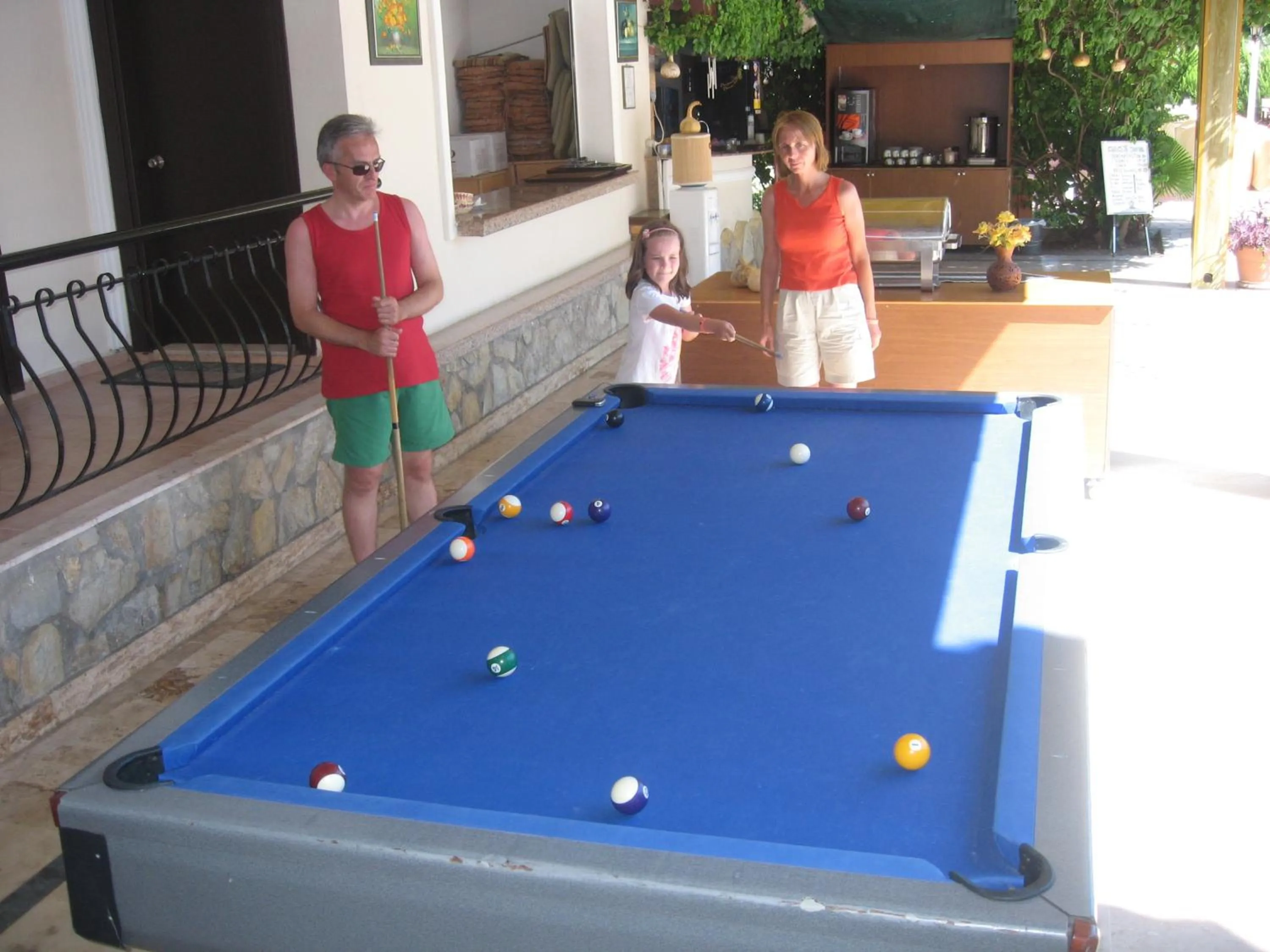 Billiard in MG Moms Hotel