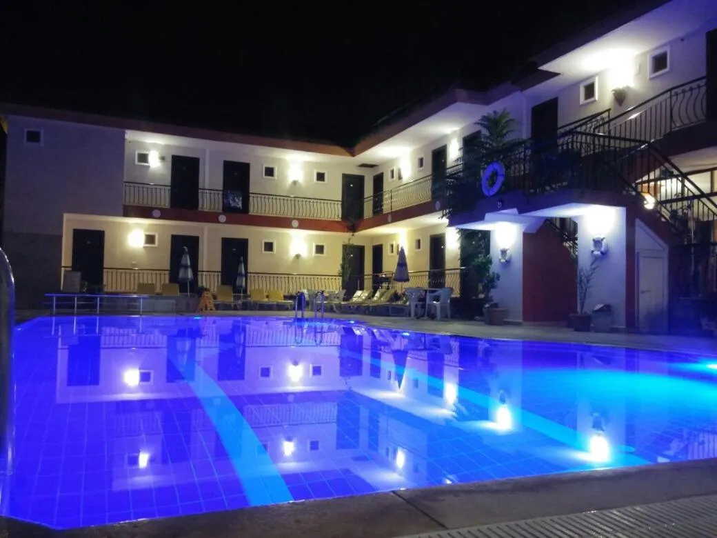 Swimming pool in MG Moms Hotel