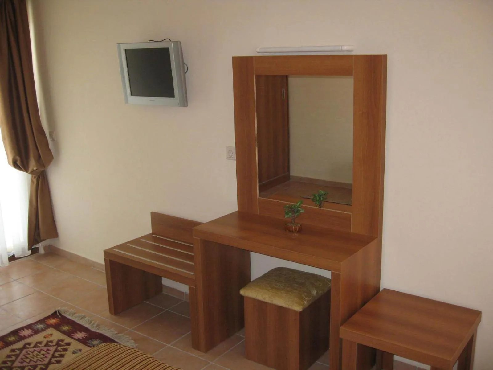 Photo of the whole room in MG Moms Hotel