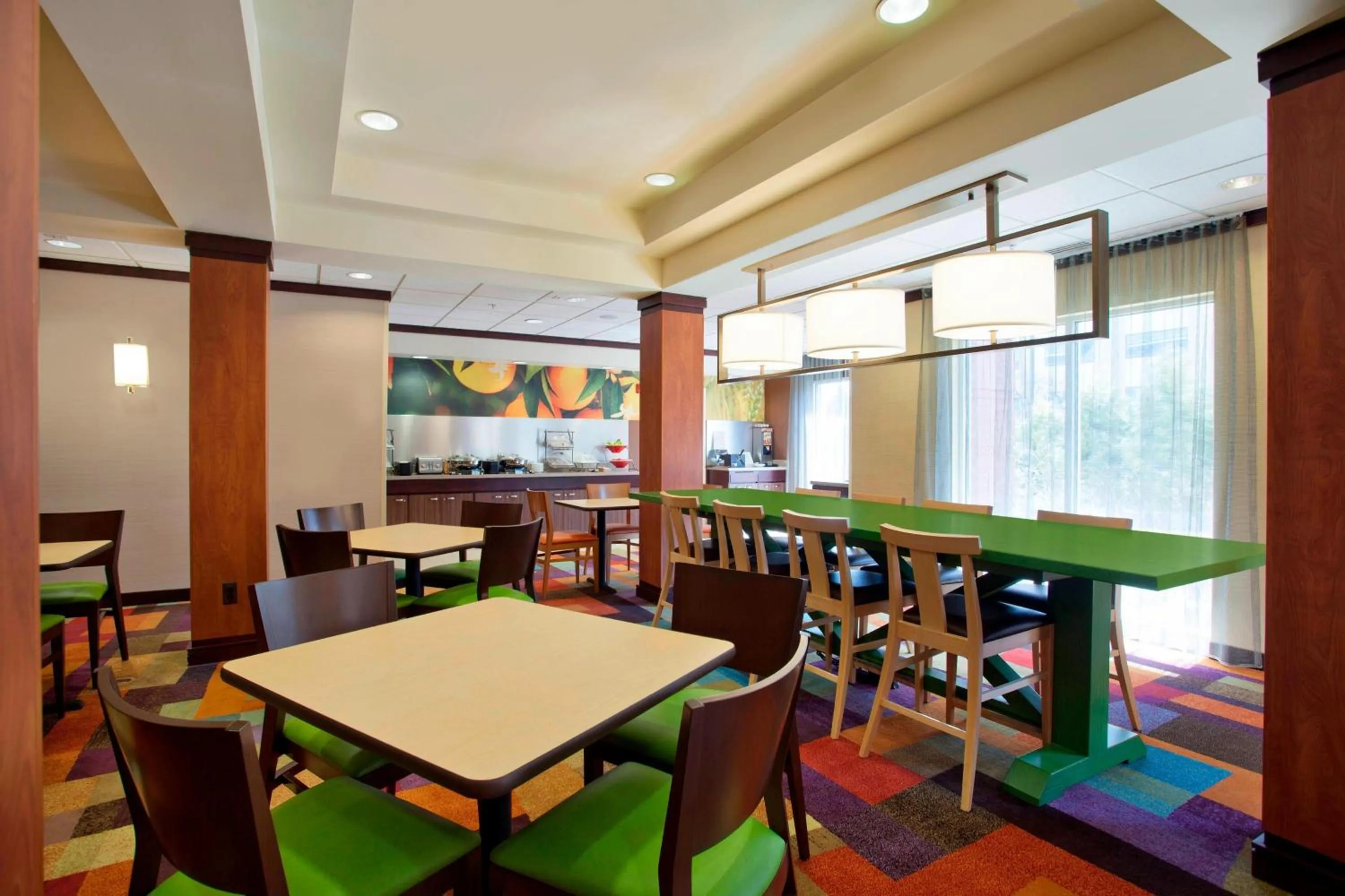 Restaurant/places to eat in Fairfield Inn & Suites by Marriott Detroit Metro Airport Romulus