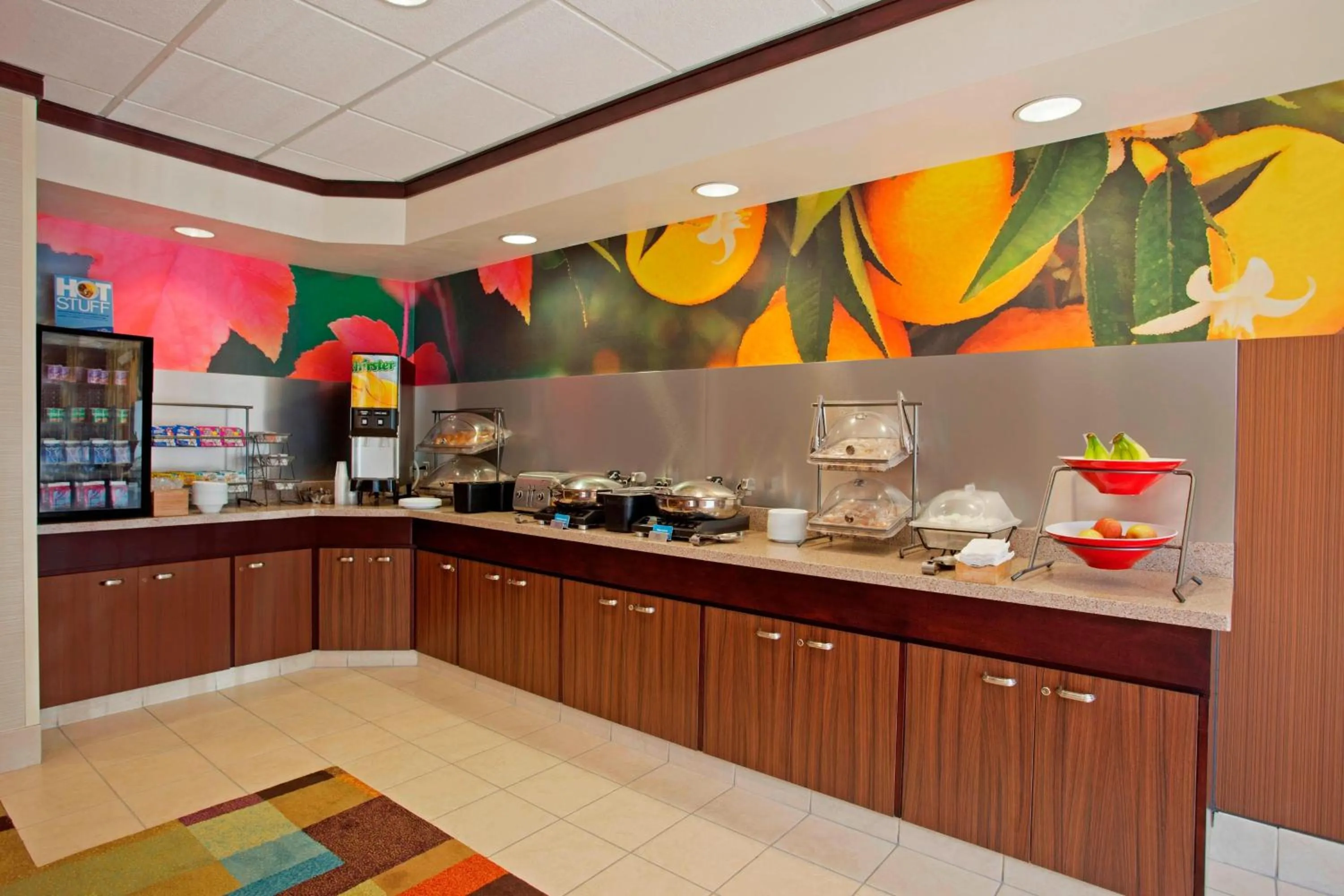 Breakfast in Fairfield Inn & Suites by Marriott Detroit Metro Airport Romulus