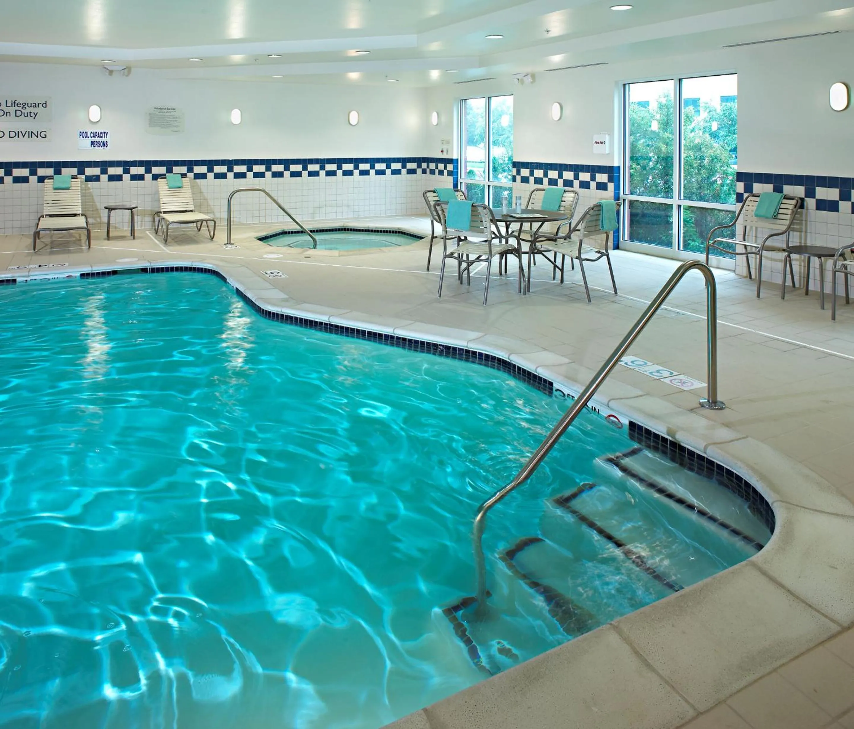 Swimming pool in Fairfield Inn & Suites by Marriott Detroit Metro Airport Romulus