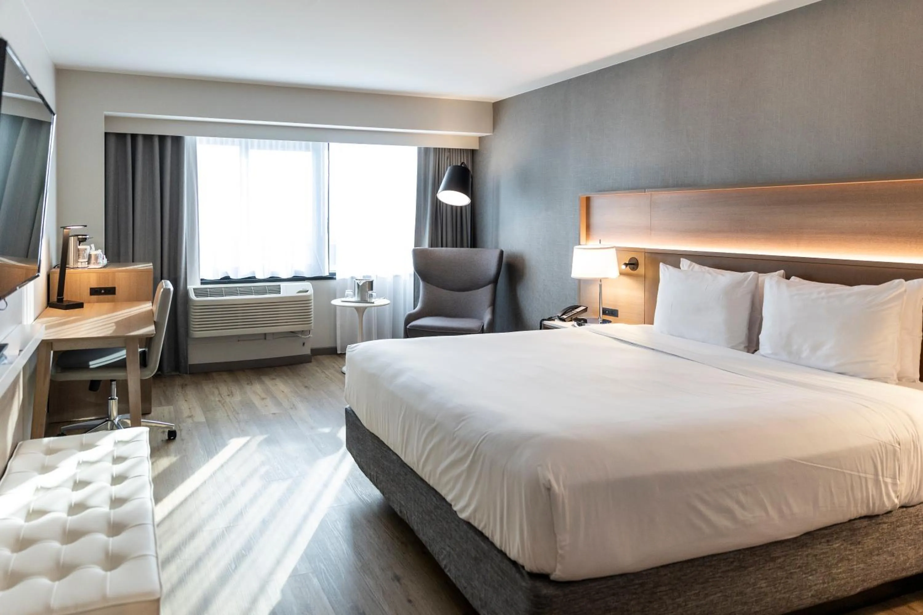 Bedroom, Bed in Radisson Hotel Salt Lake City Downtown