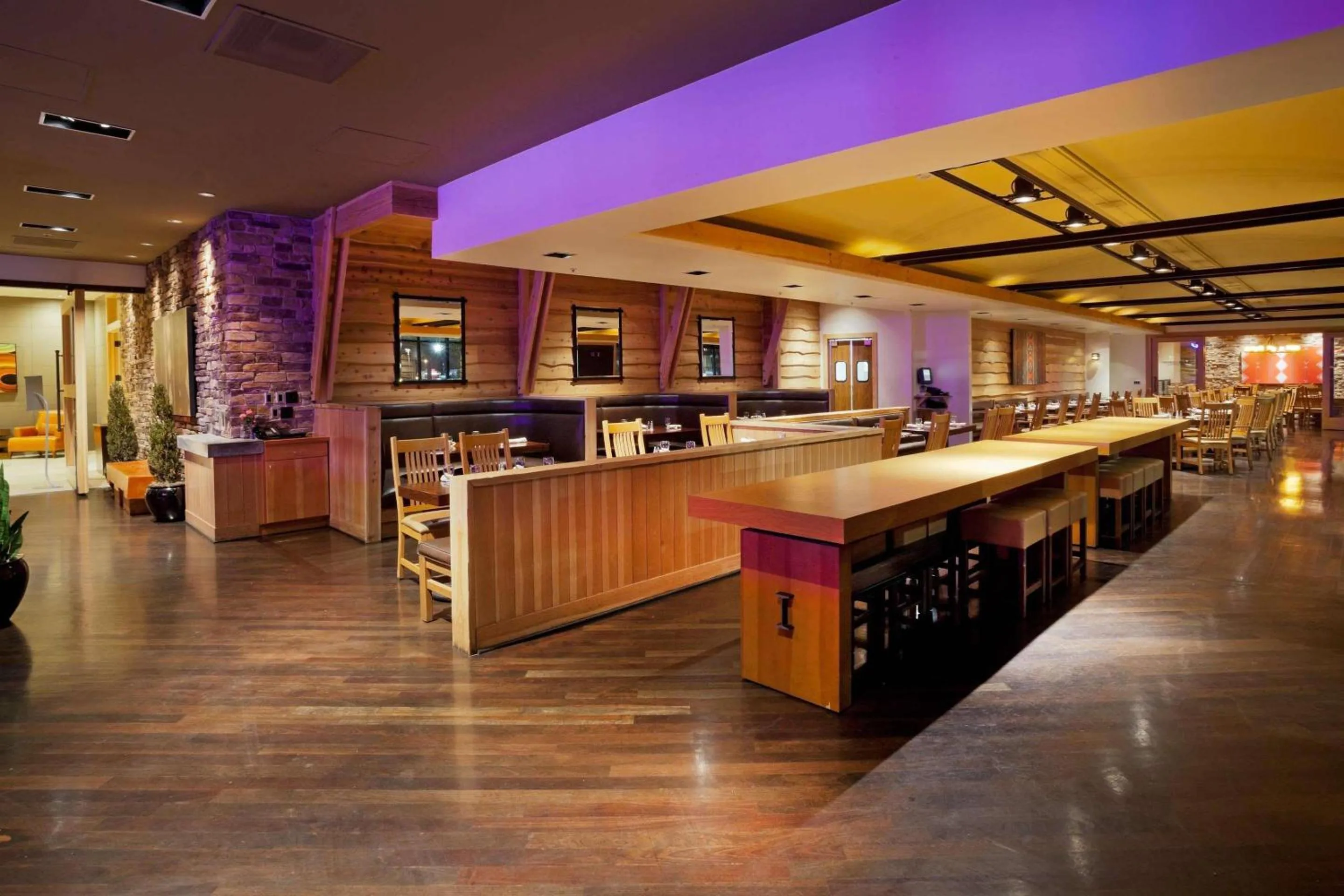 Restaurant/places to eat in Radisson Hotel Salt Lake City Downtown