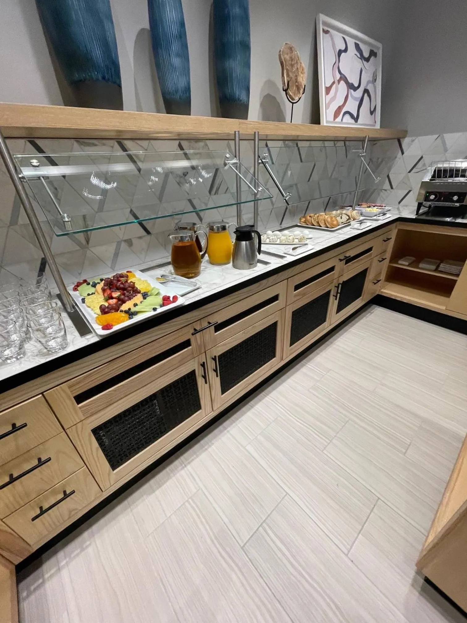 Restaurant/places to eat in Radisson Hotel Salt Lake City Downtown