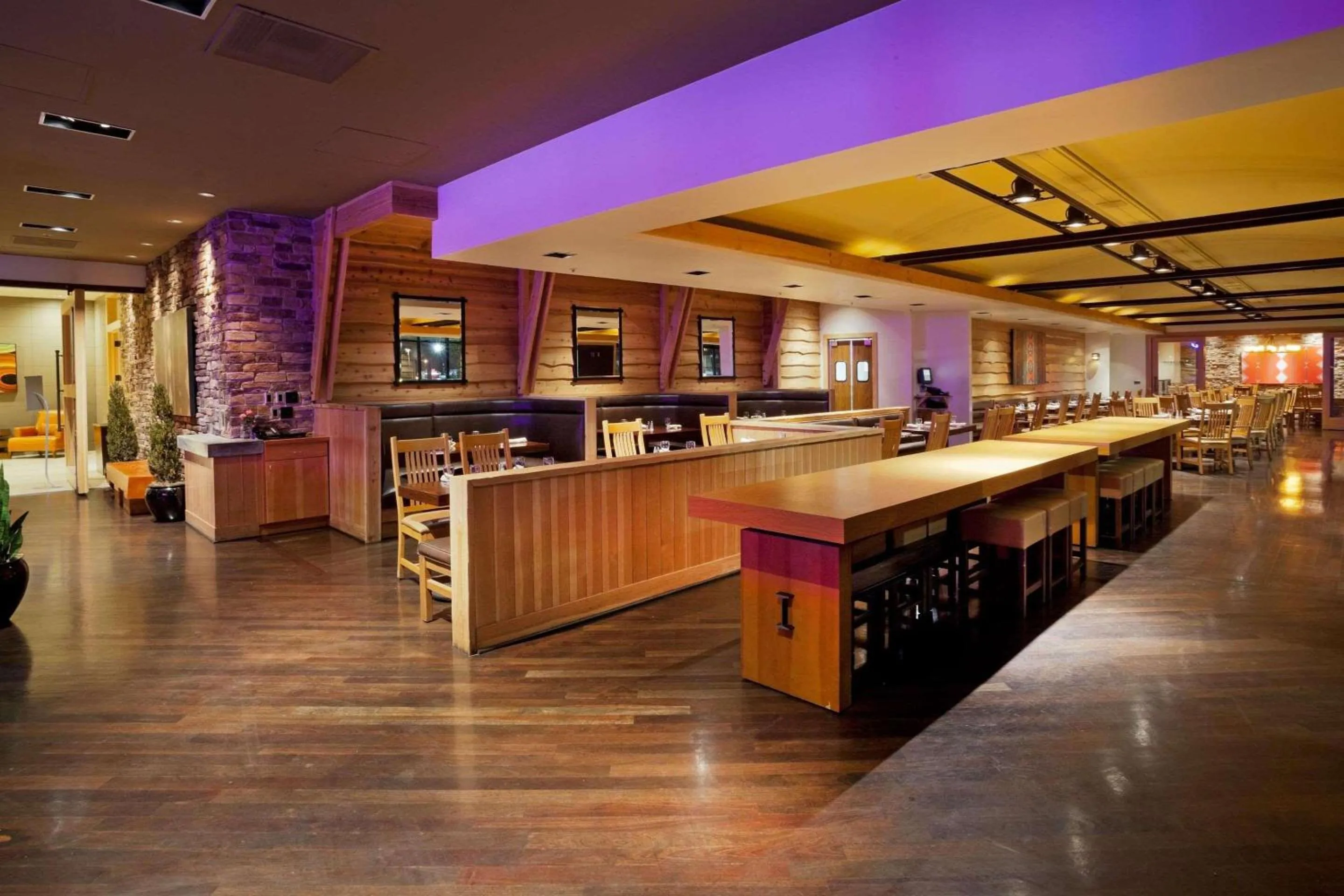 Restaurant/places to eat in Radisson Hotel Salt Lake City Downtown