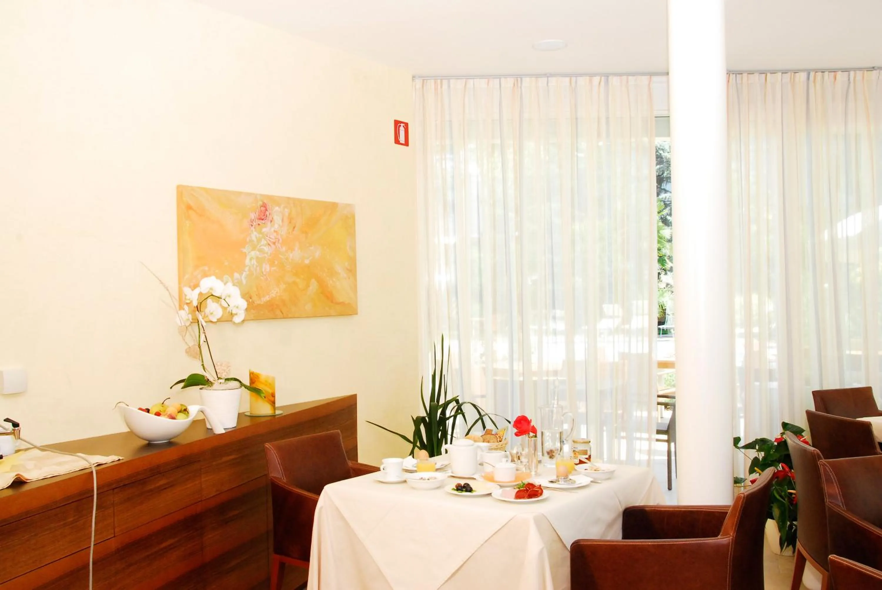 Buffet breakfast in Apparthotel Gartenresidence Nalserhof