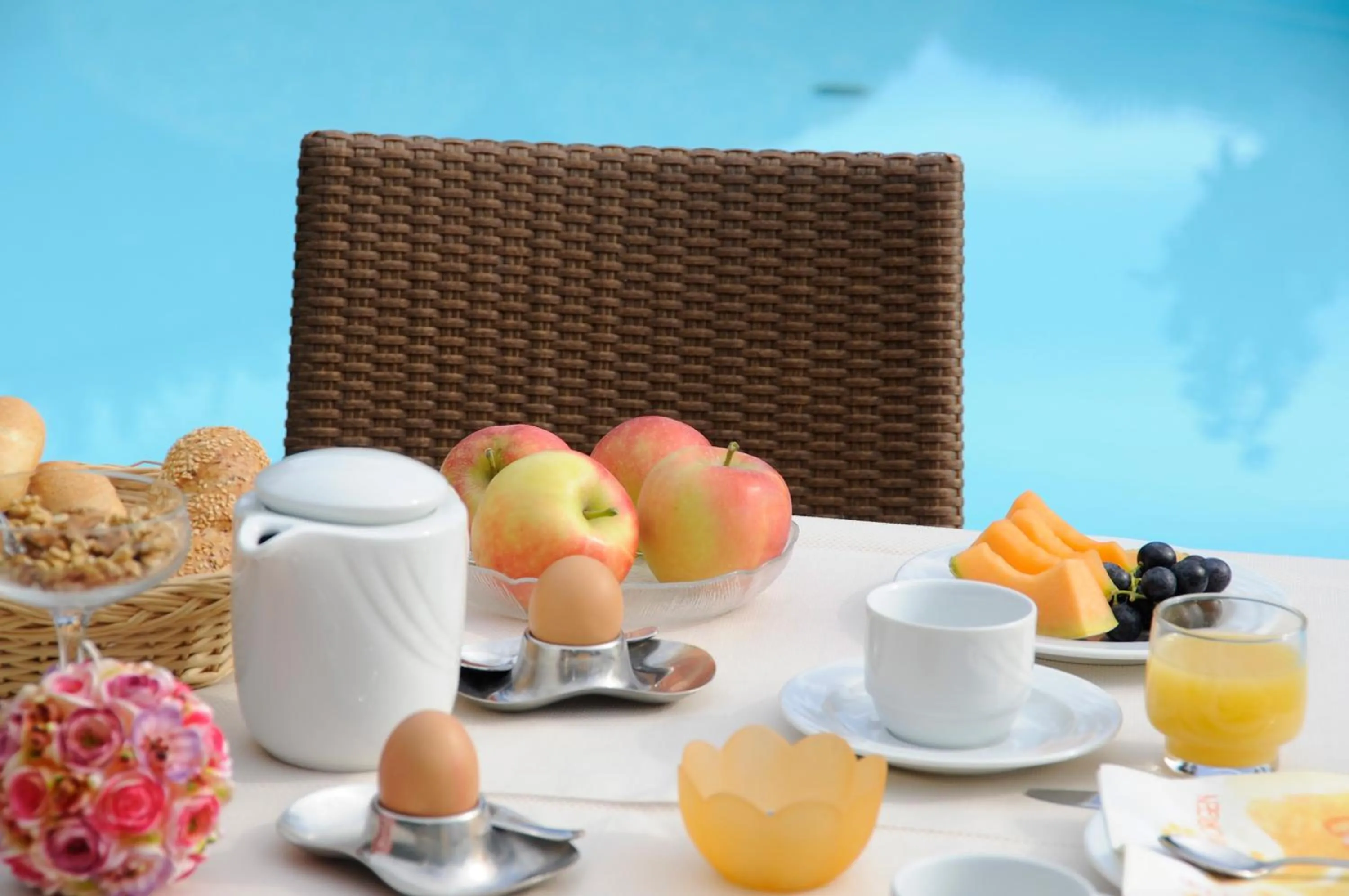 Buffet breakfast in Apparthotel Gartenresidence Nalserhof