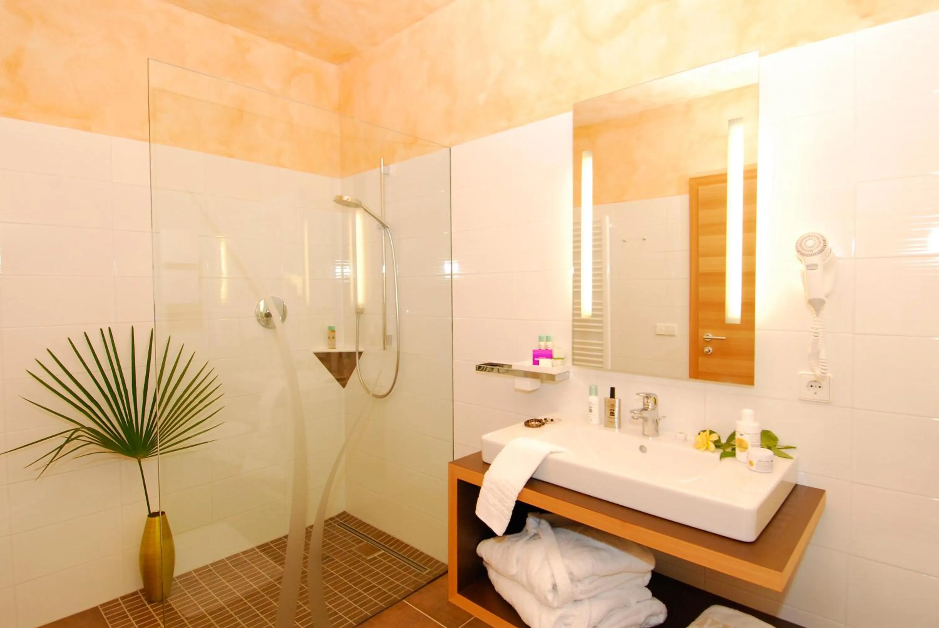 Bathroom in Apparthotel Gartenresidence Nalserhof