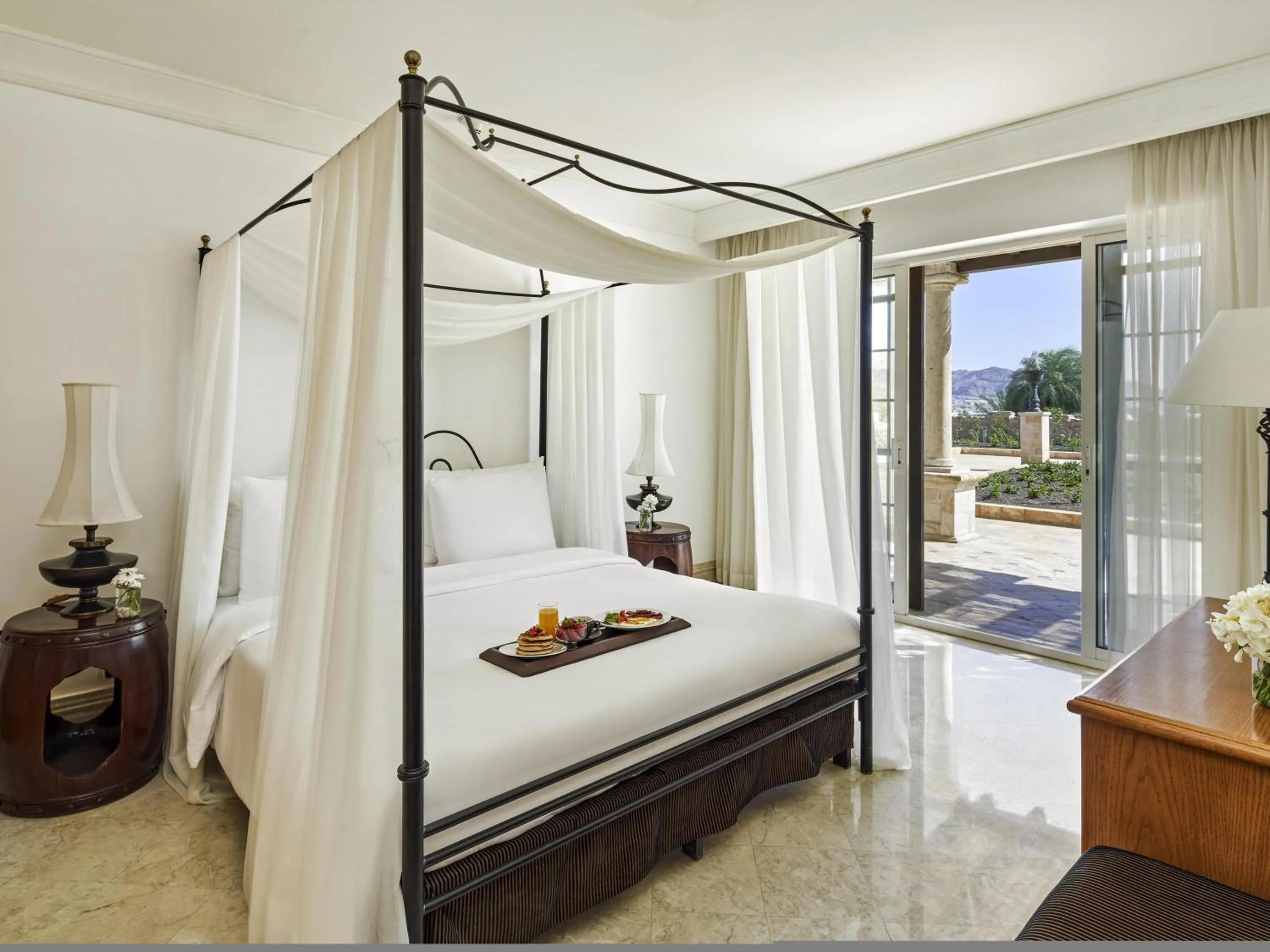 Bedroom, Bed in Mövenpick Resort & Residences Aqaba