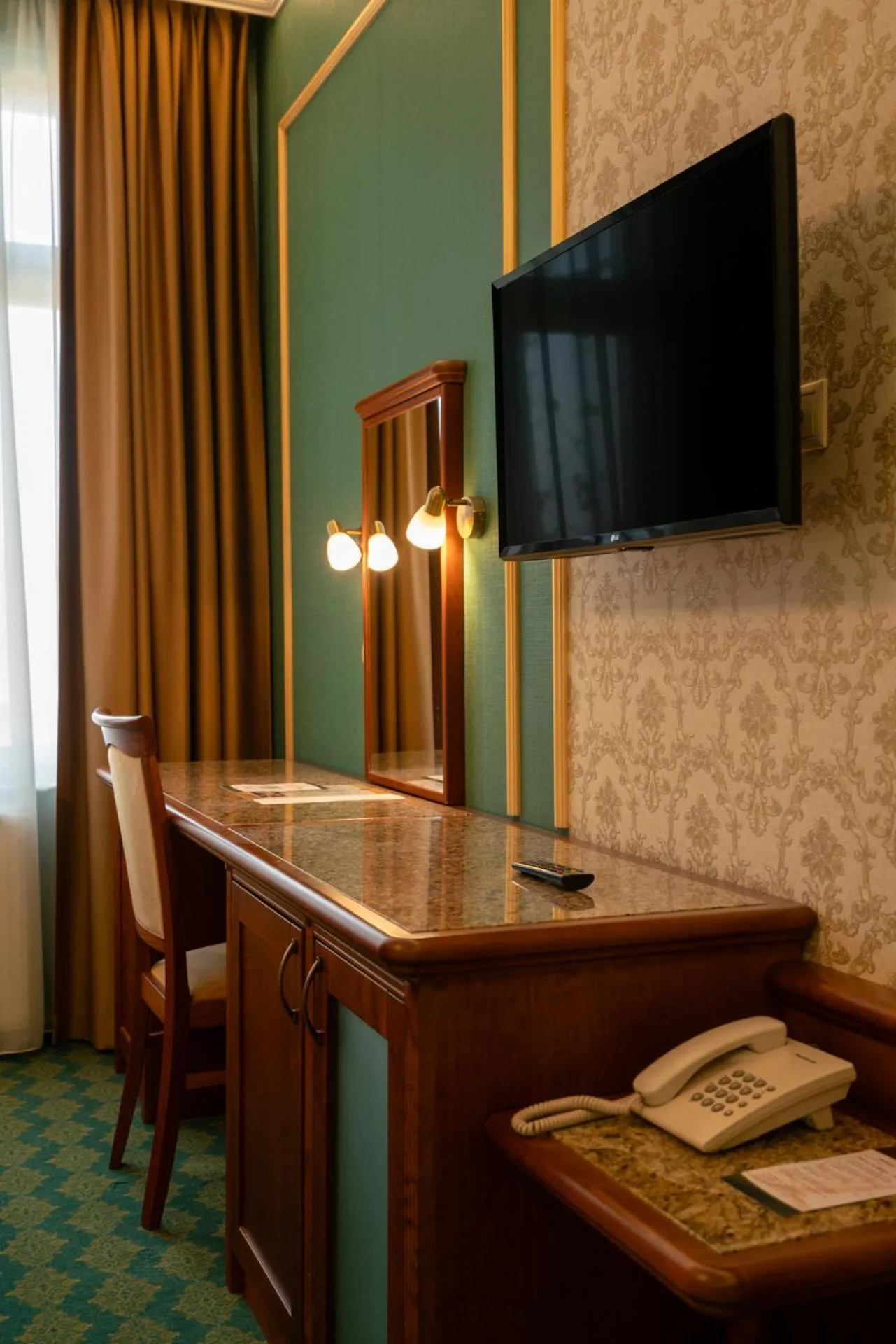 Photo of the whole room in Elizabeth Hotel