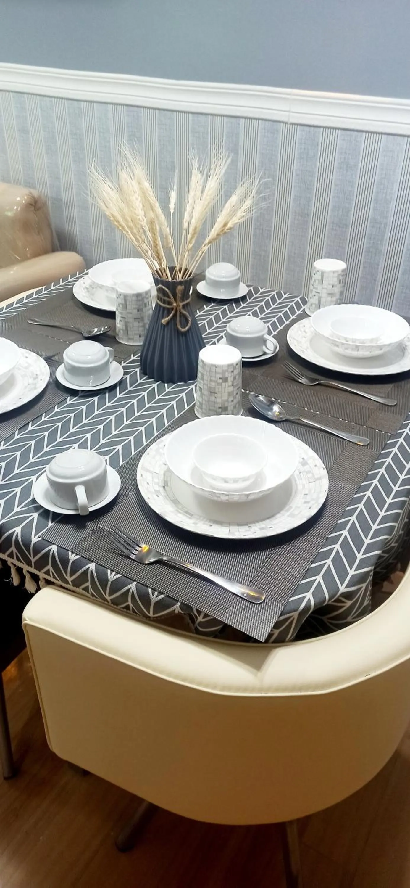 Dining area in 2-Bedroom CK's Corner Staycation Trees Residences