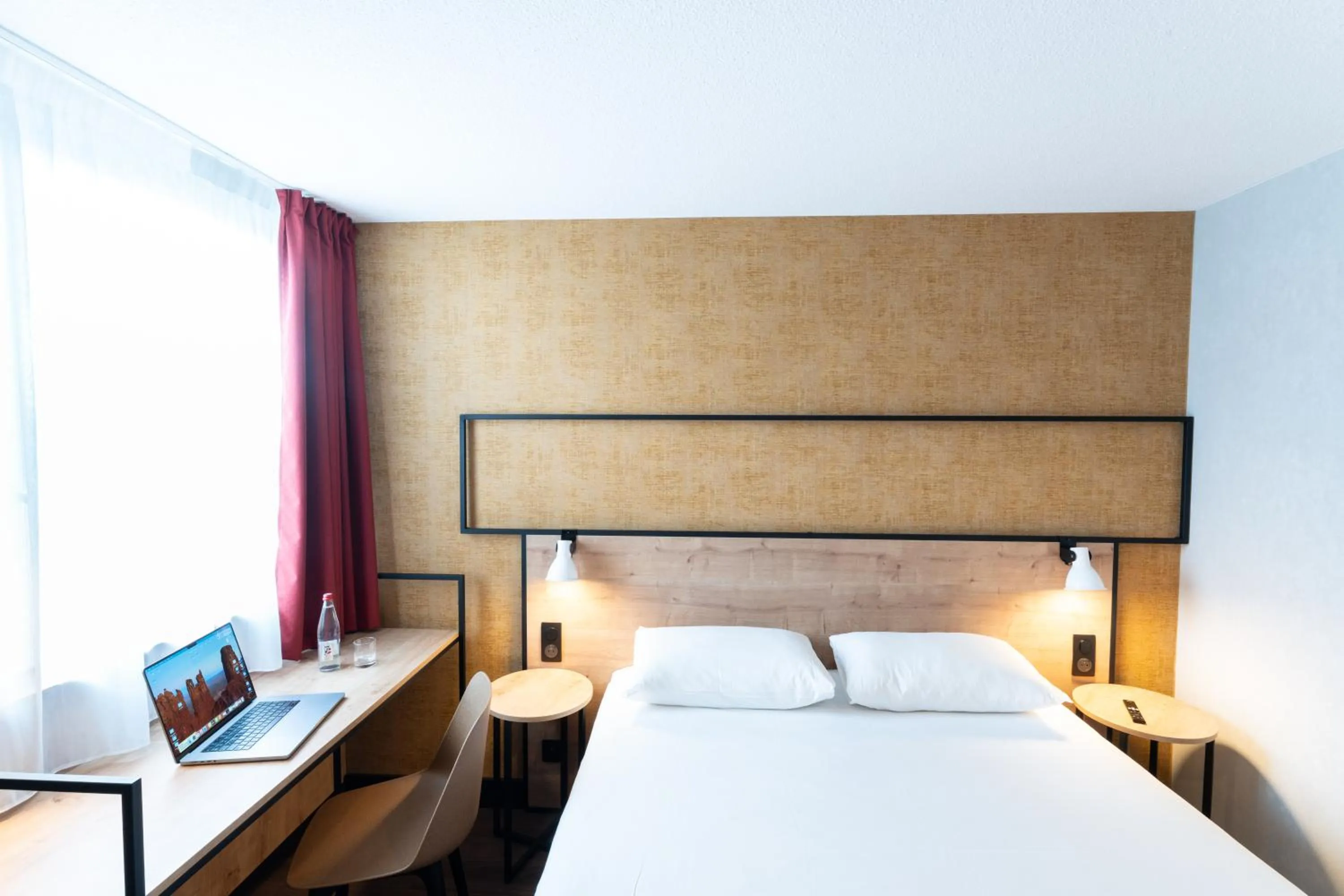 Bed in Ibis Orleans La Chapelle Saint Mesmin