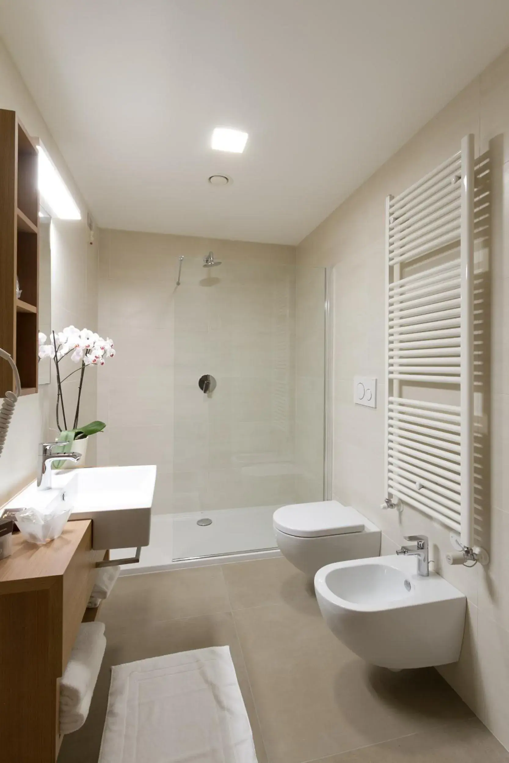 Classic Triple Room in Albergo Al Tarcentino Classic Triple Room in Albergo Al Tarcentino