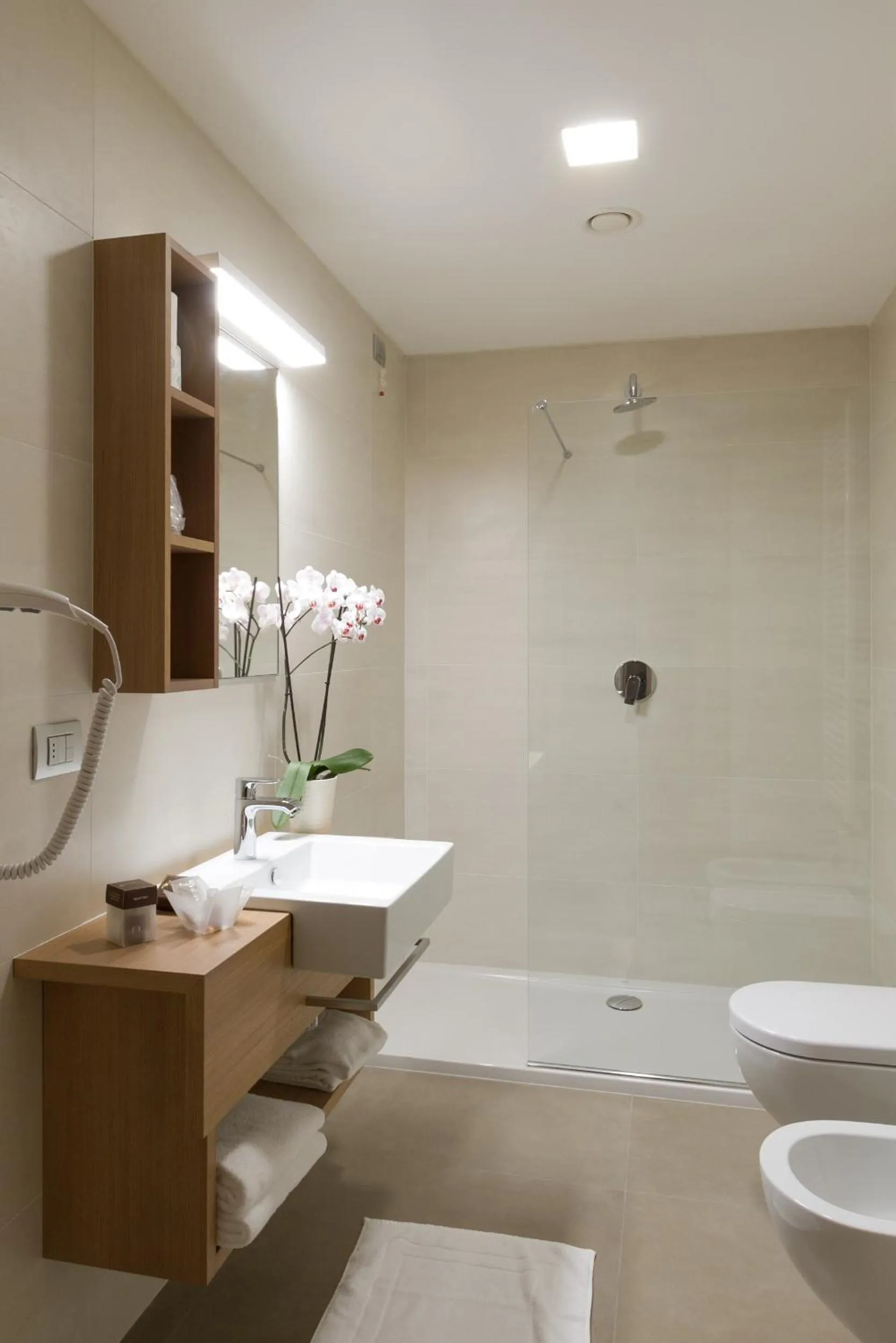 Shower in Albergo Al Tarcentino