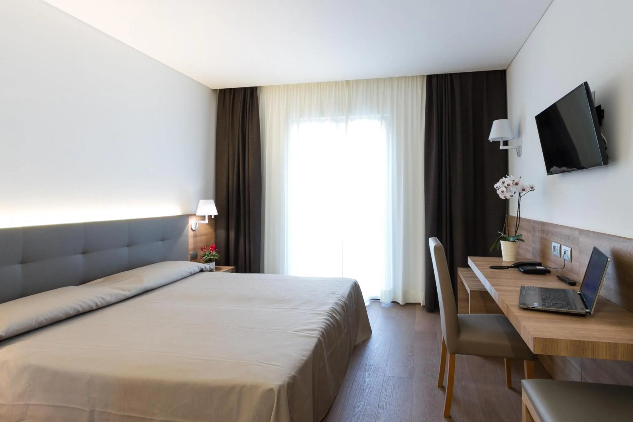 TV and multimedia, Bed in Albergo Al Tarcentino