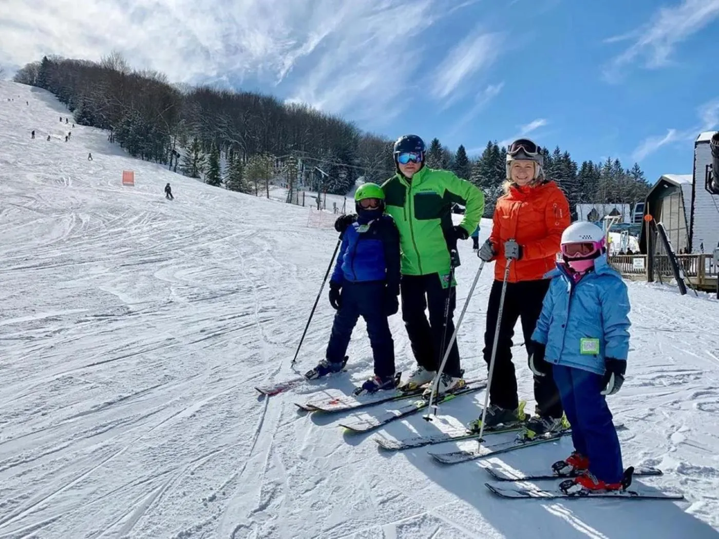 Skiing in Timberline Lodge