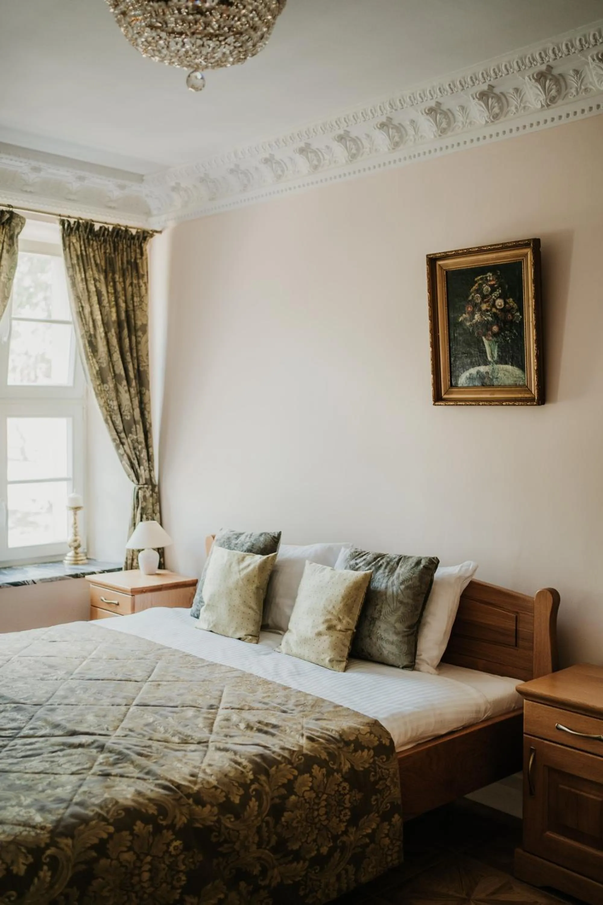 Bed in Pałac Bogaczów - noclegi - restauracja - przyjęcia