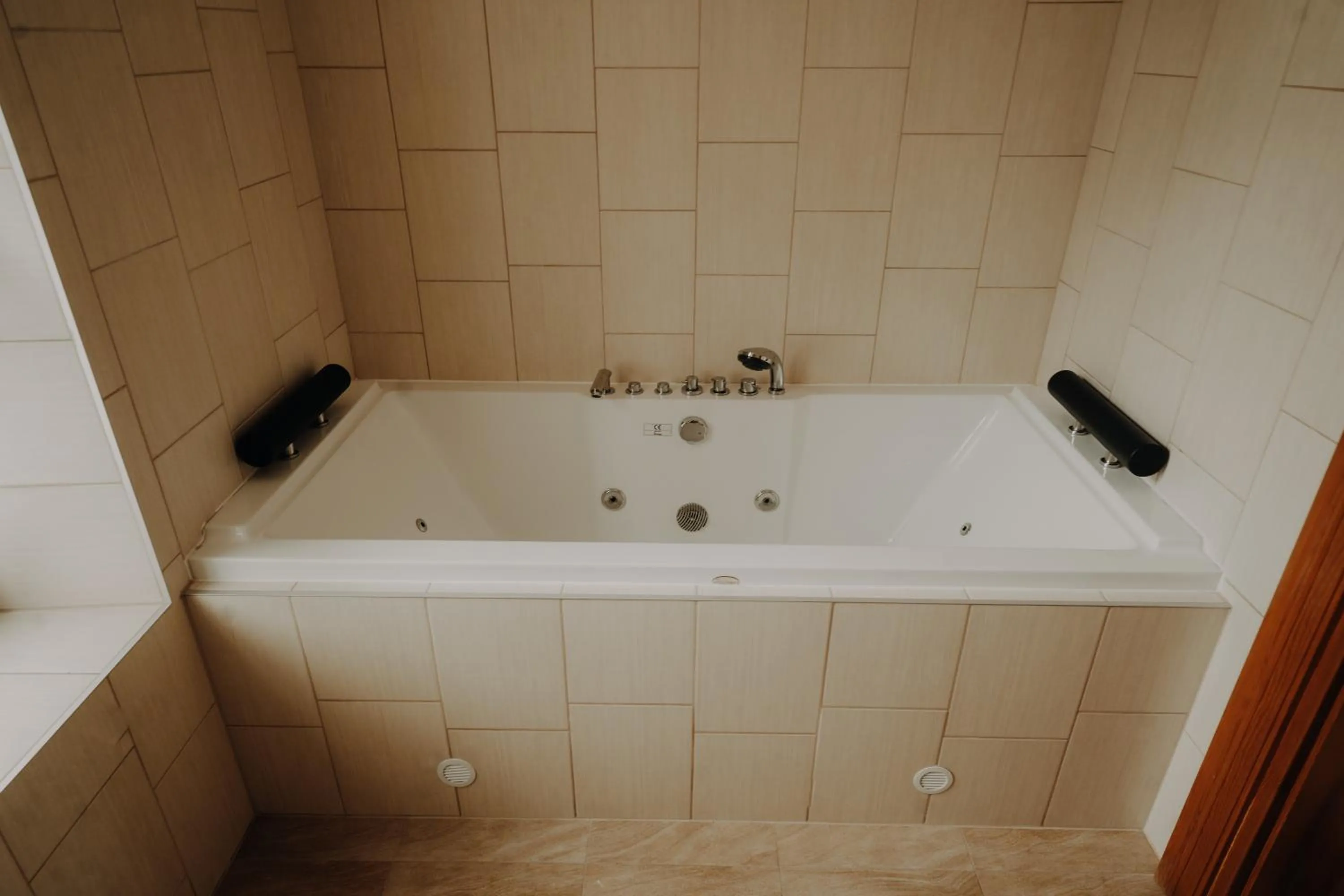 Bathroom in Pałac Bogaczów - noclegi - restauracja - przyjęcia