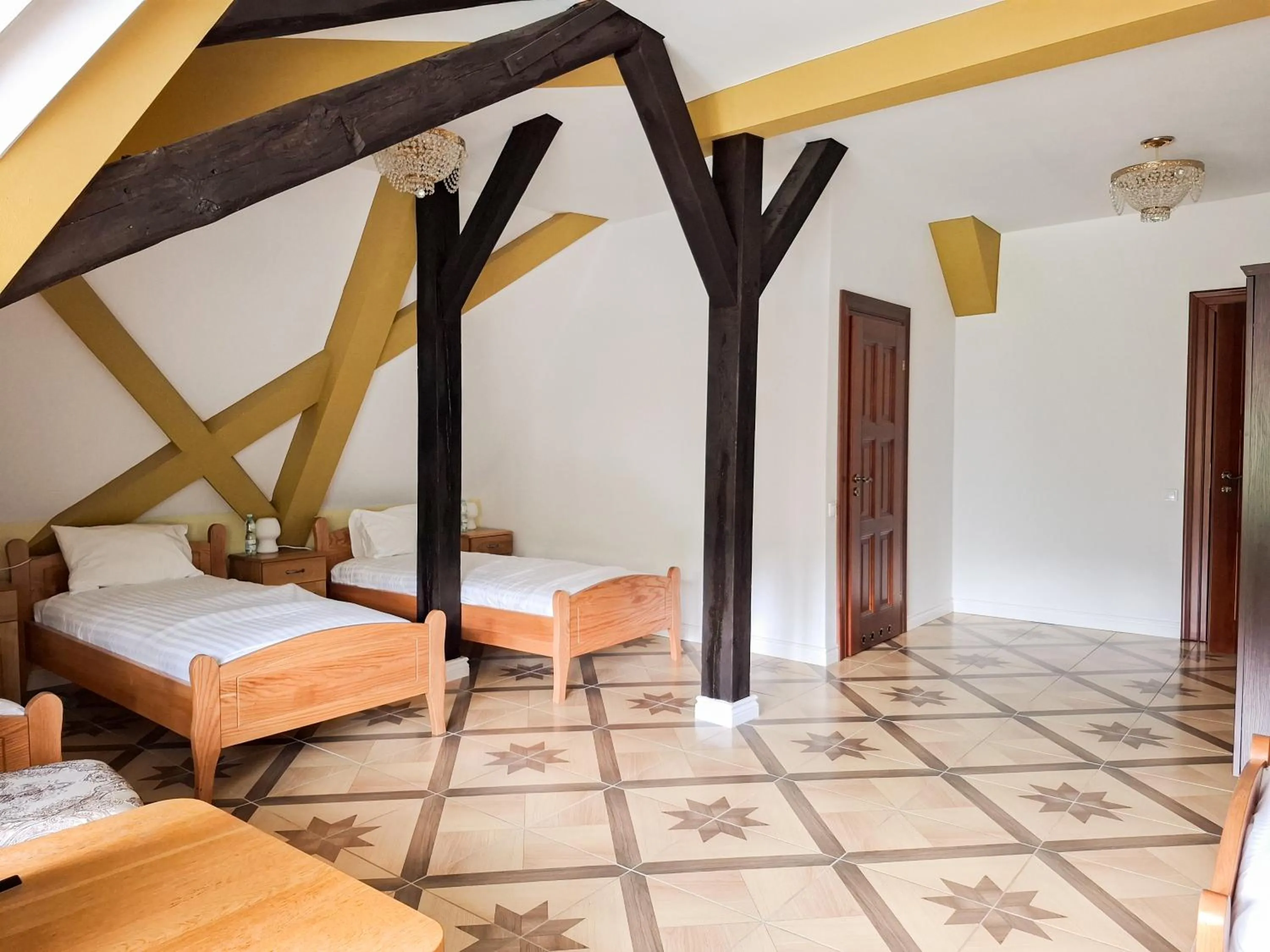 Bed in Pałac Bogaczów - noclegi - restauracja - przyjęcia