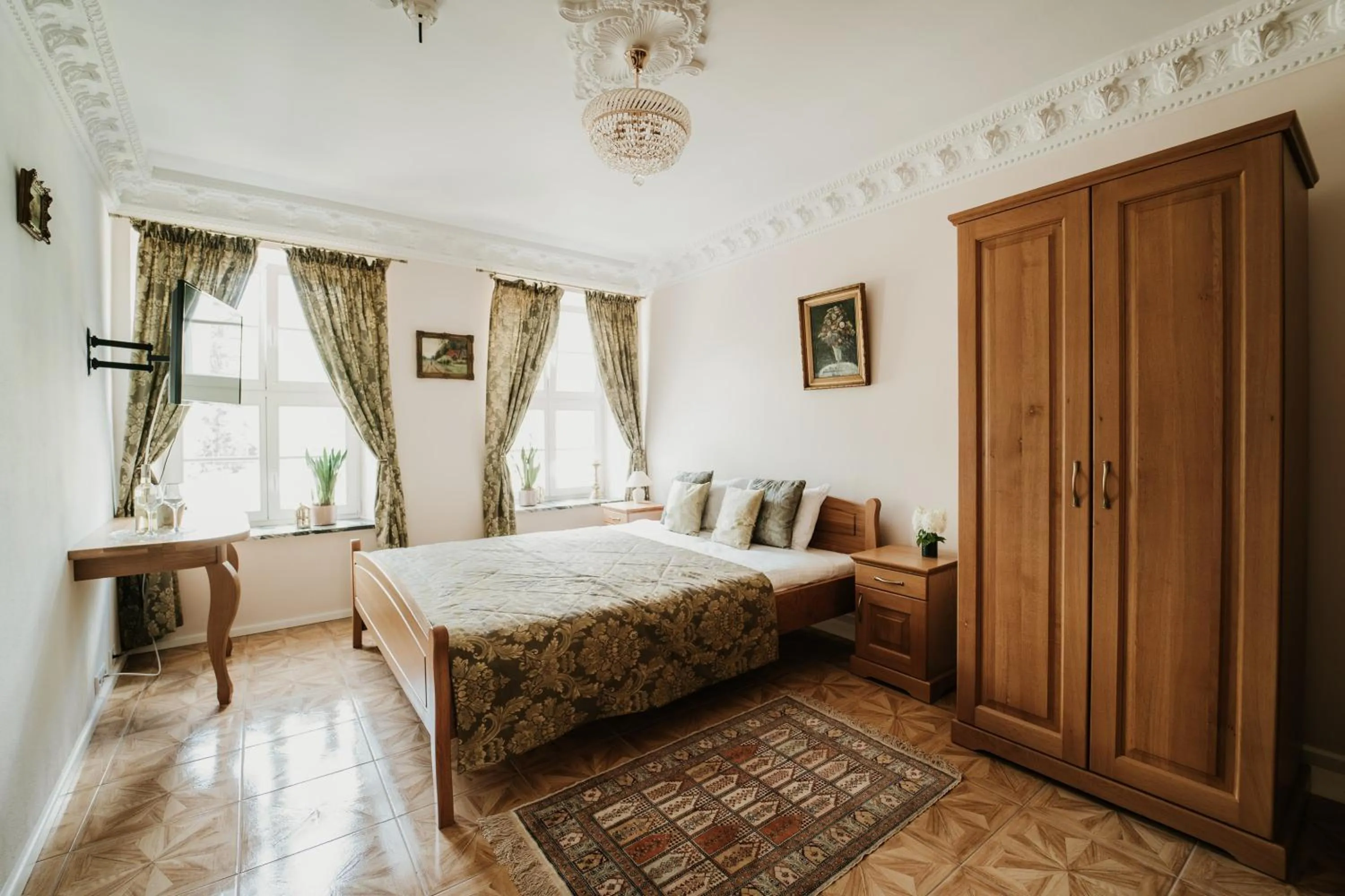 Bed in Pałac Bogaczów - noclegi - restauracja - przyjęcia