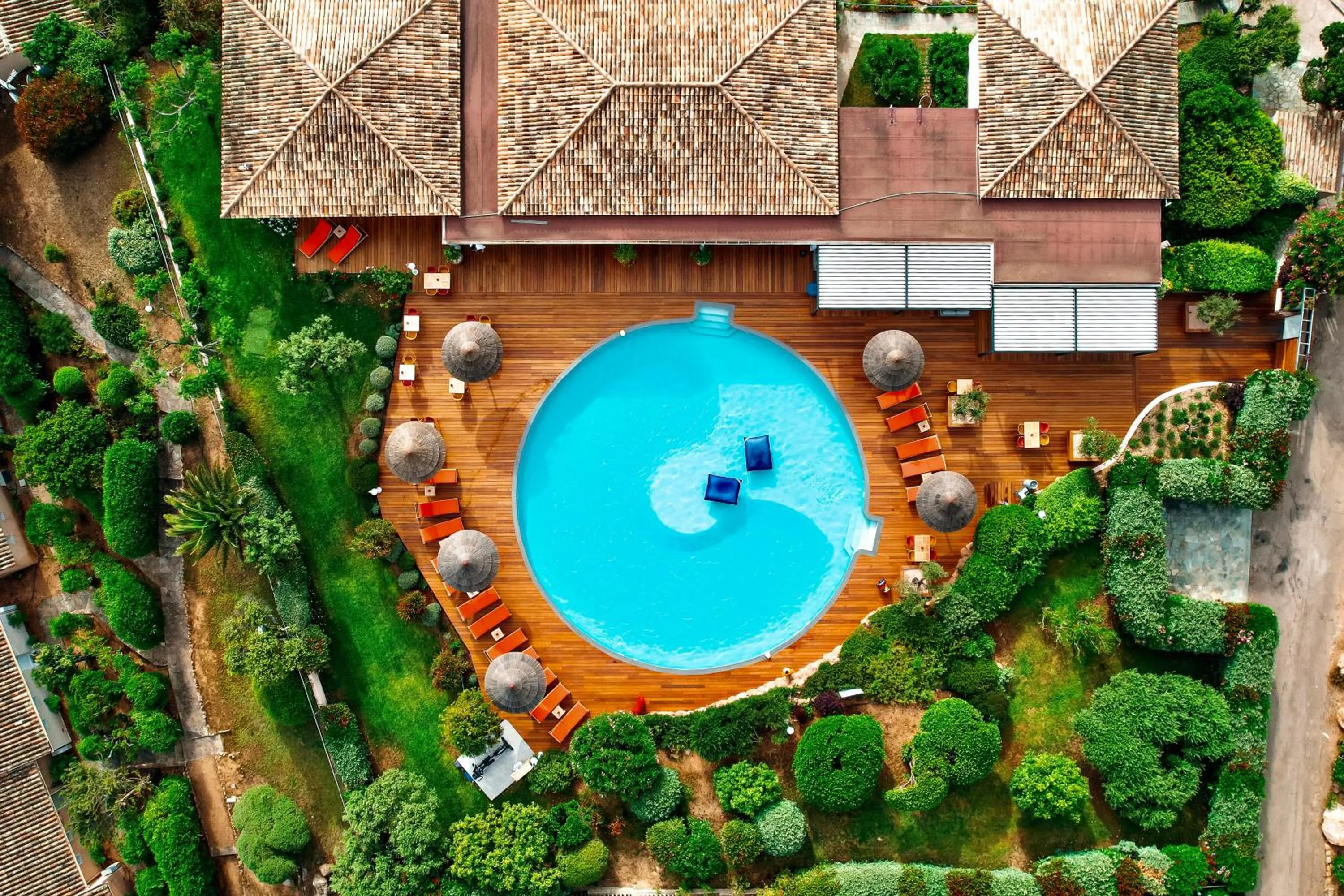 Patio in Hôtel Alivi Di Santa Giulia