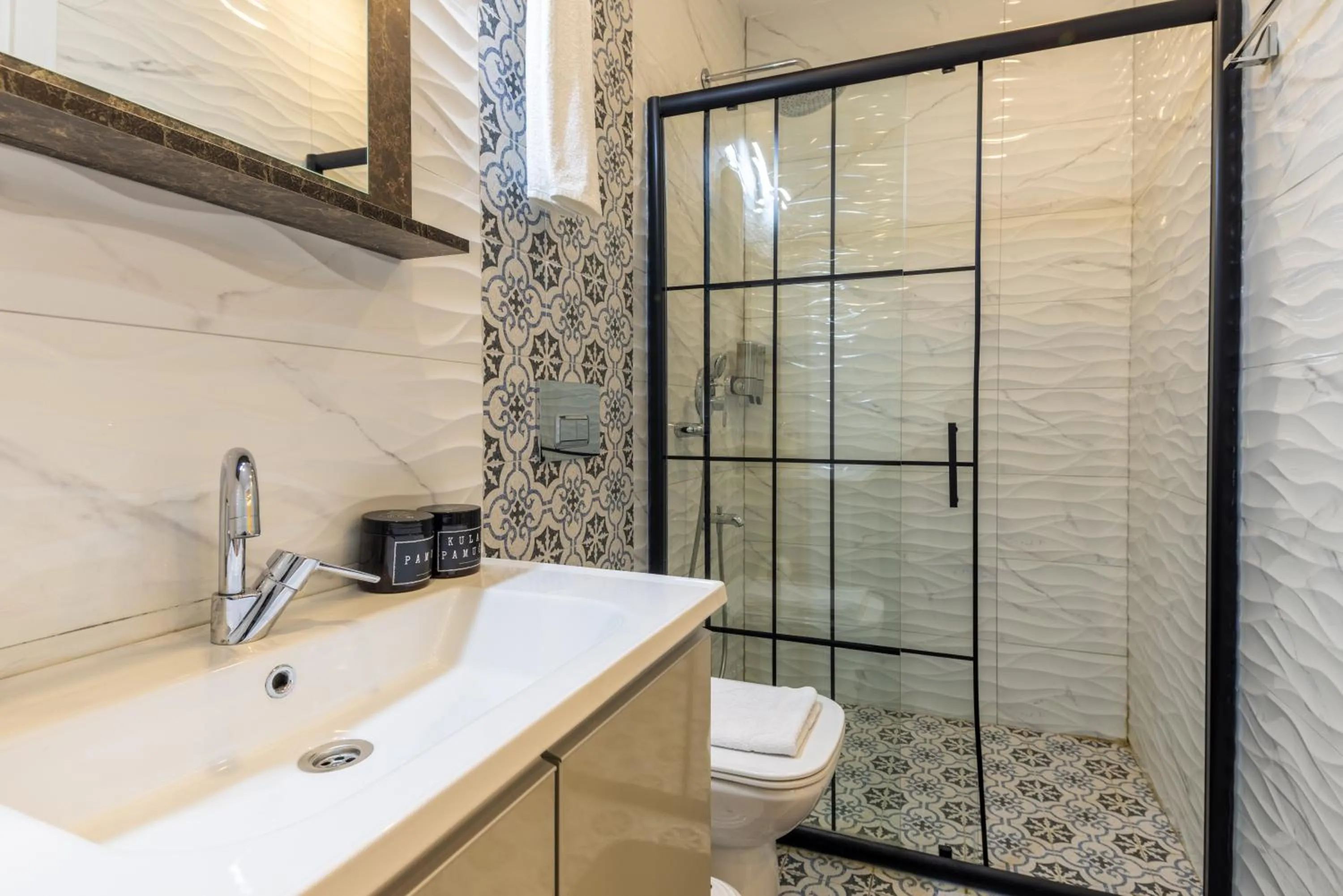 Shower in BayMari Suites Plus Florya