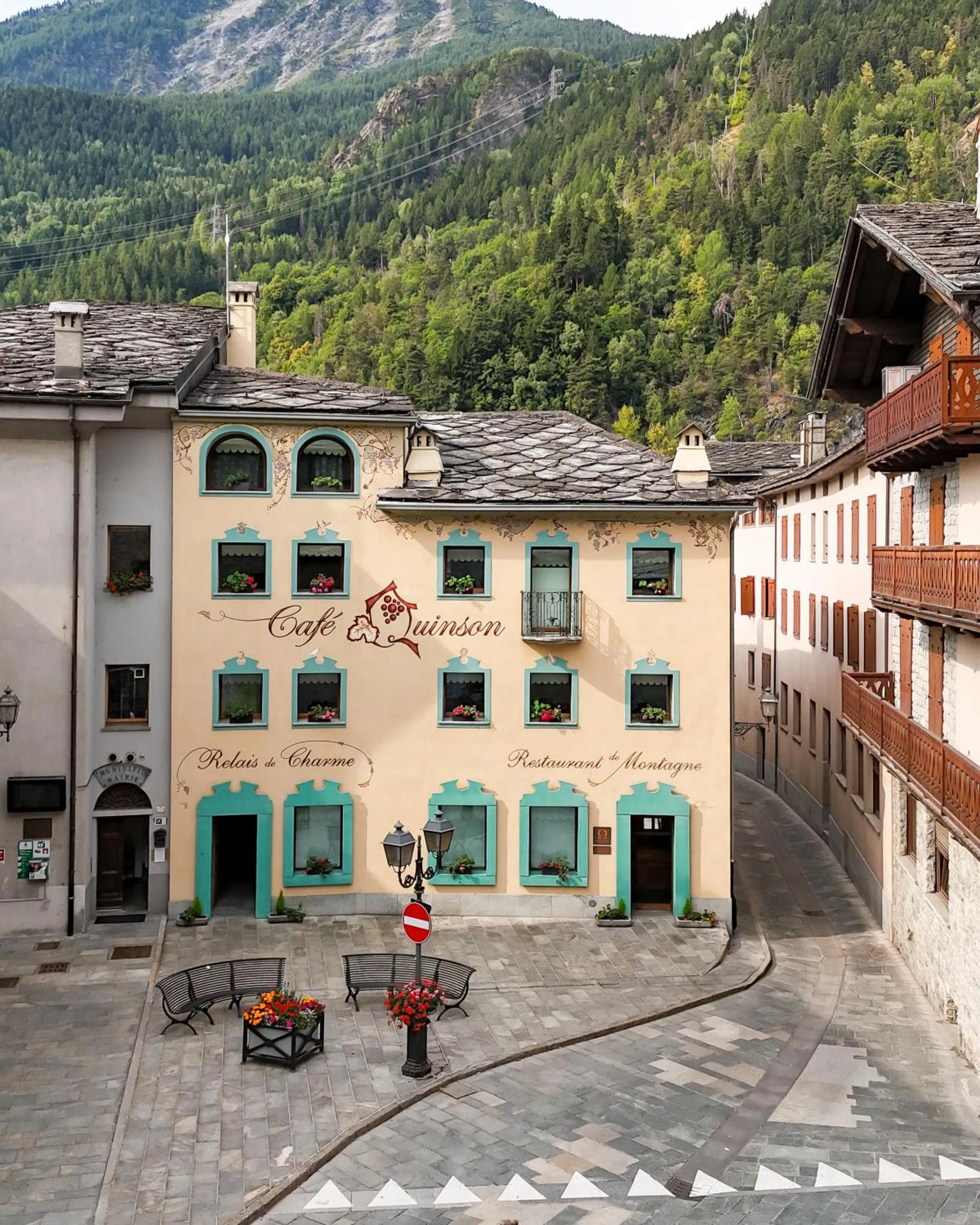 Café Quinson Relais de Charme