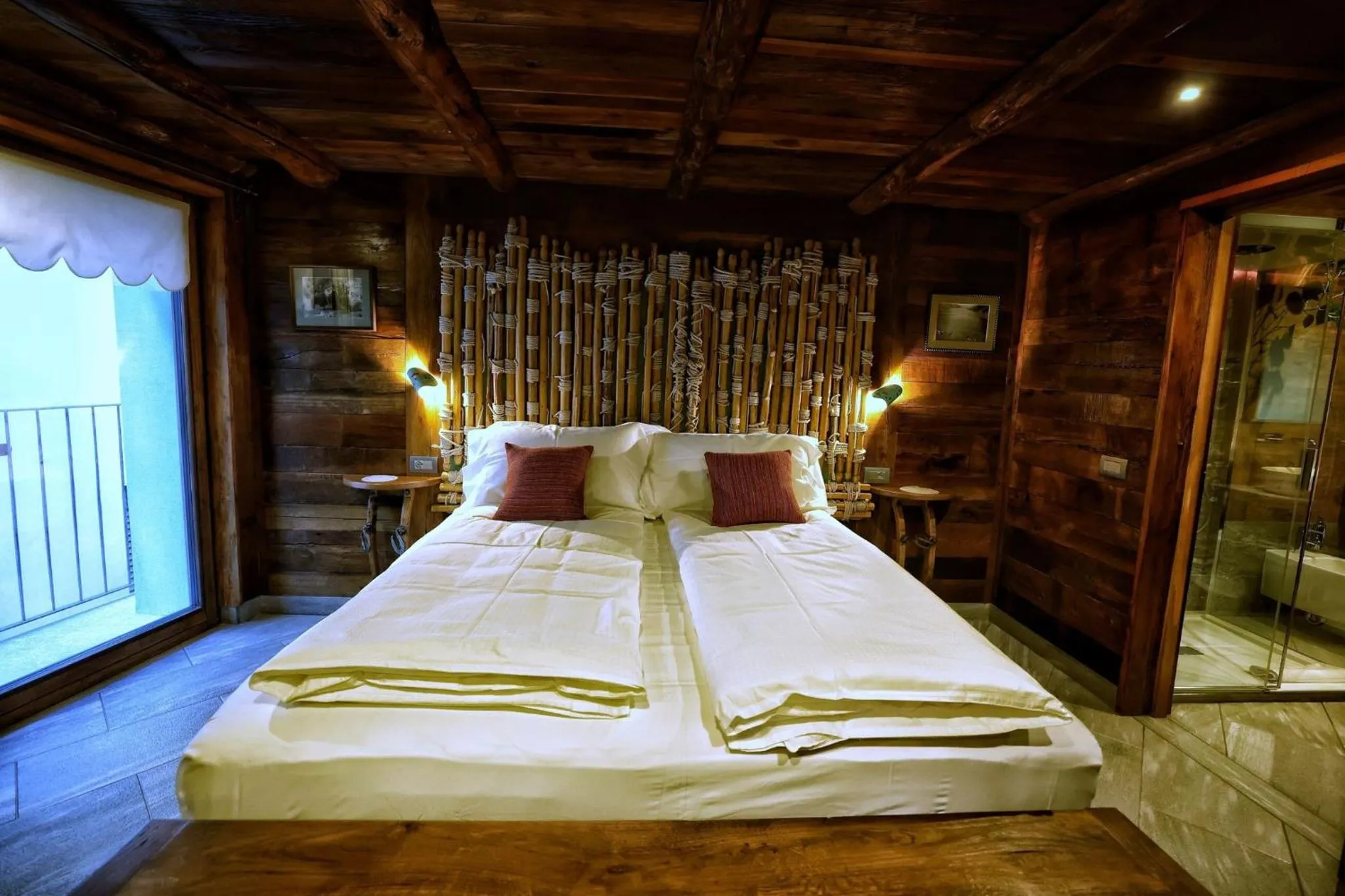 Bedroom, Bed in Café Quinson Relais de Charme