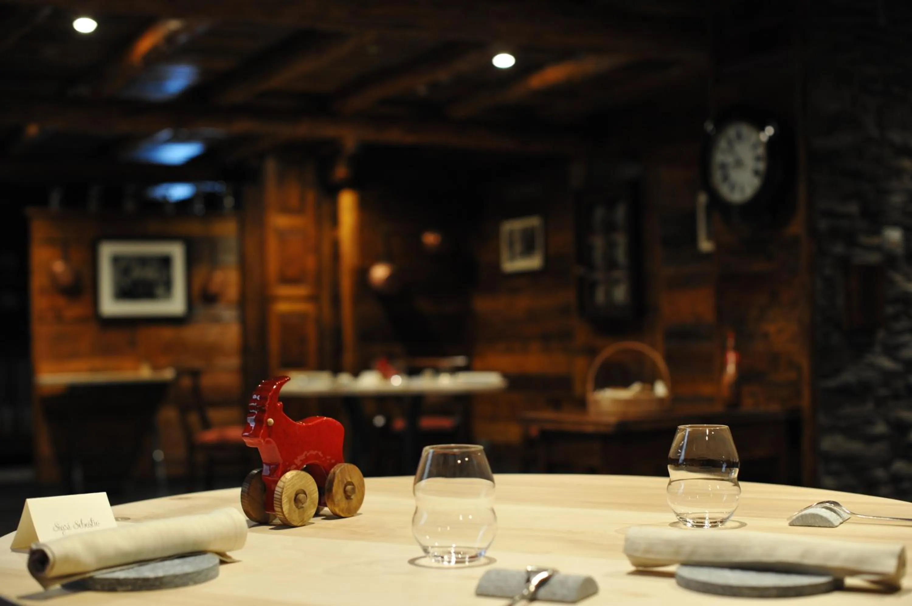 Restaurant/places to eat in Café Quinson Relais de Charme