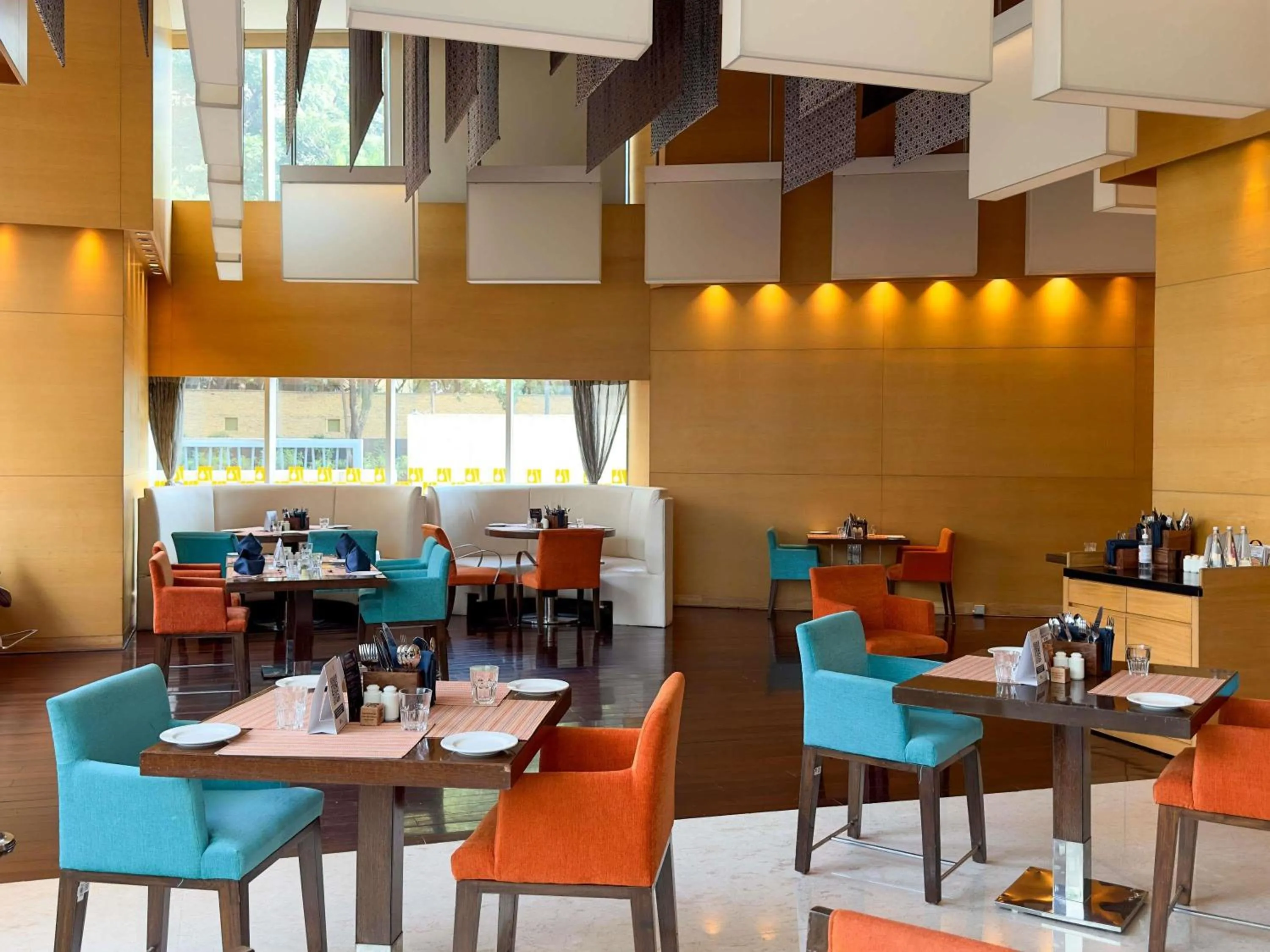 Restaurant/places to eat in Novotel Pune Viman Nagar Road