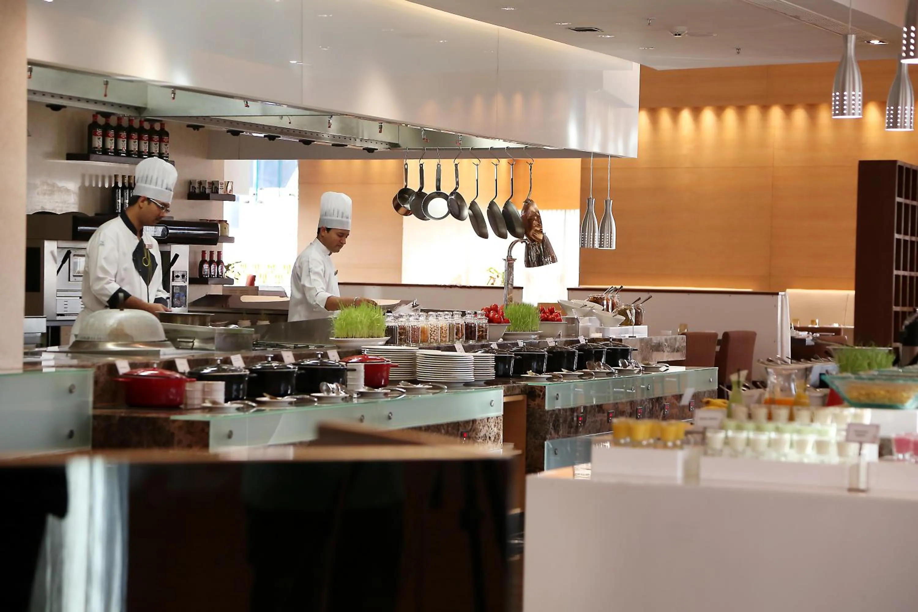 Restaurant/places to eat in Novotel Pune Viman Nagar Road