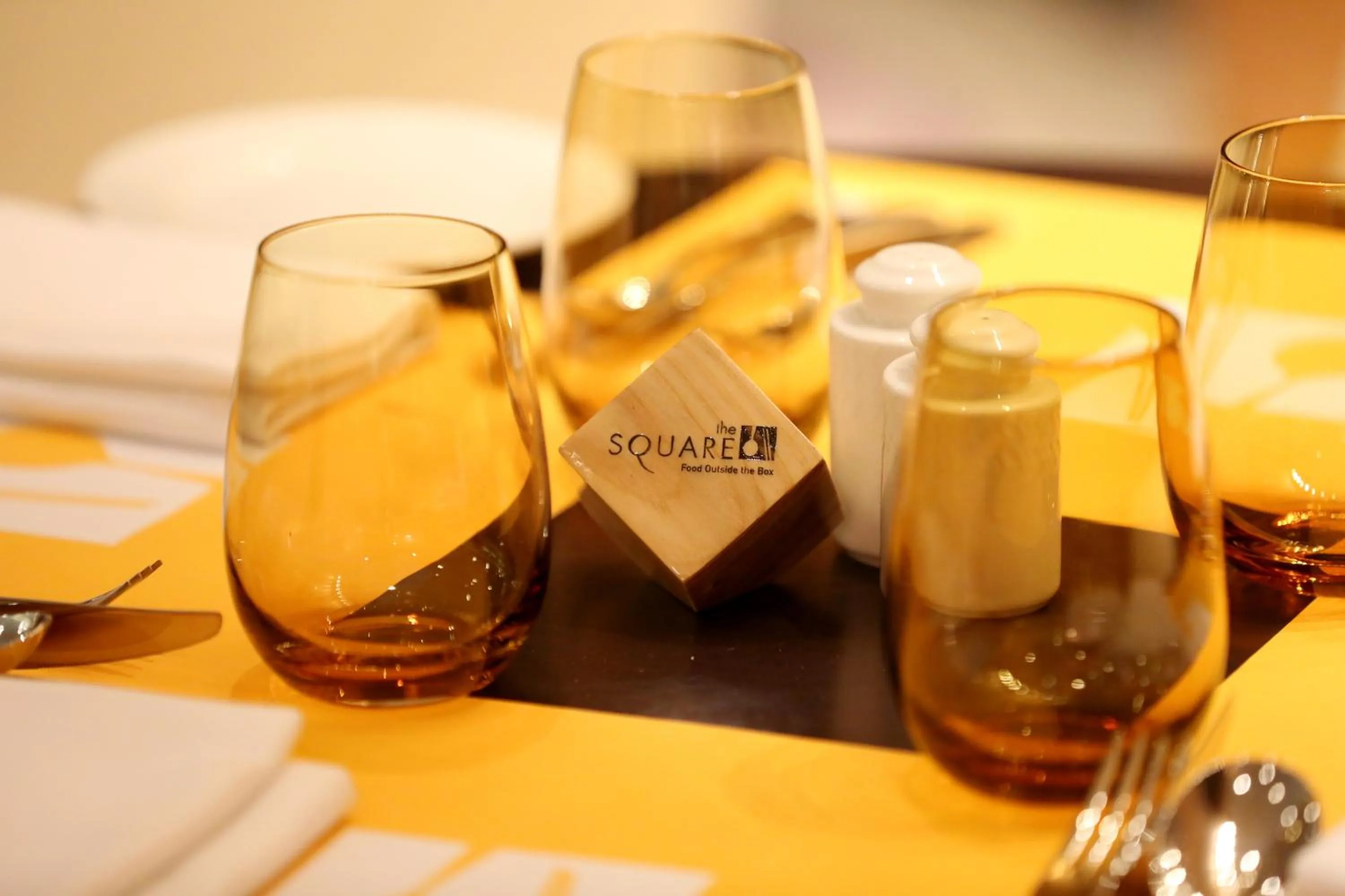 Restaurant/places to eat in Novotel Pune Viman Nagar Road