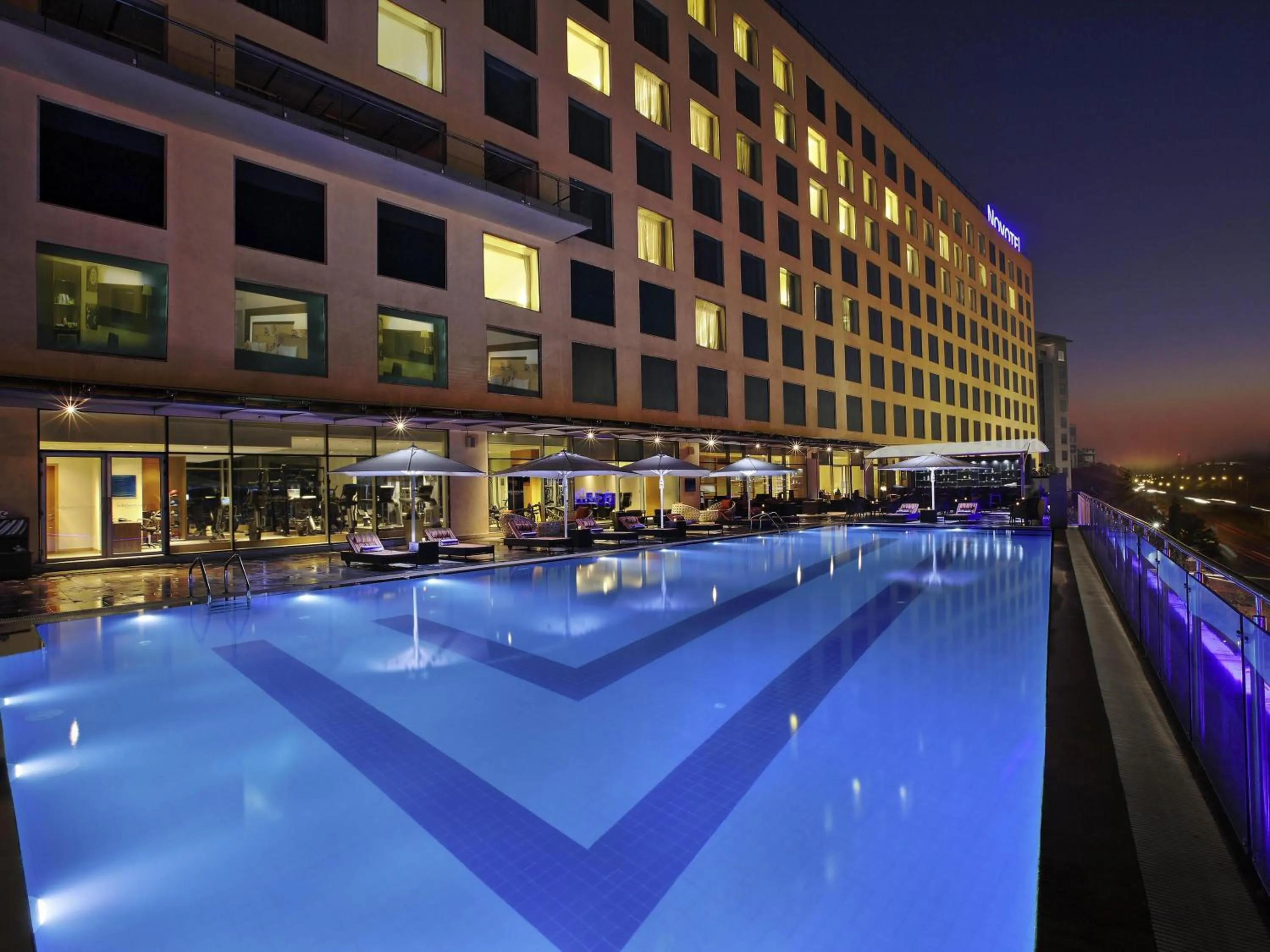 Lounge or bar in Novotel Pune Viman Nagar Road