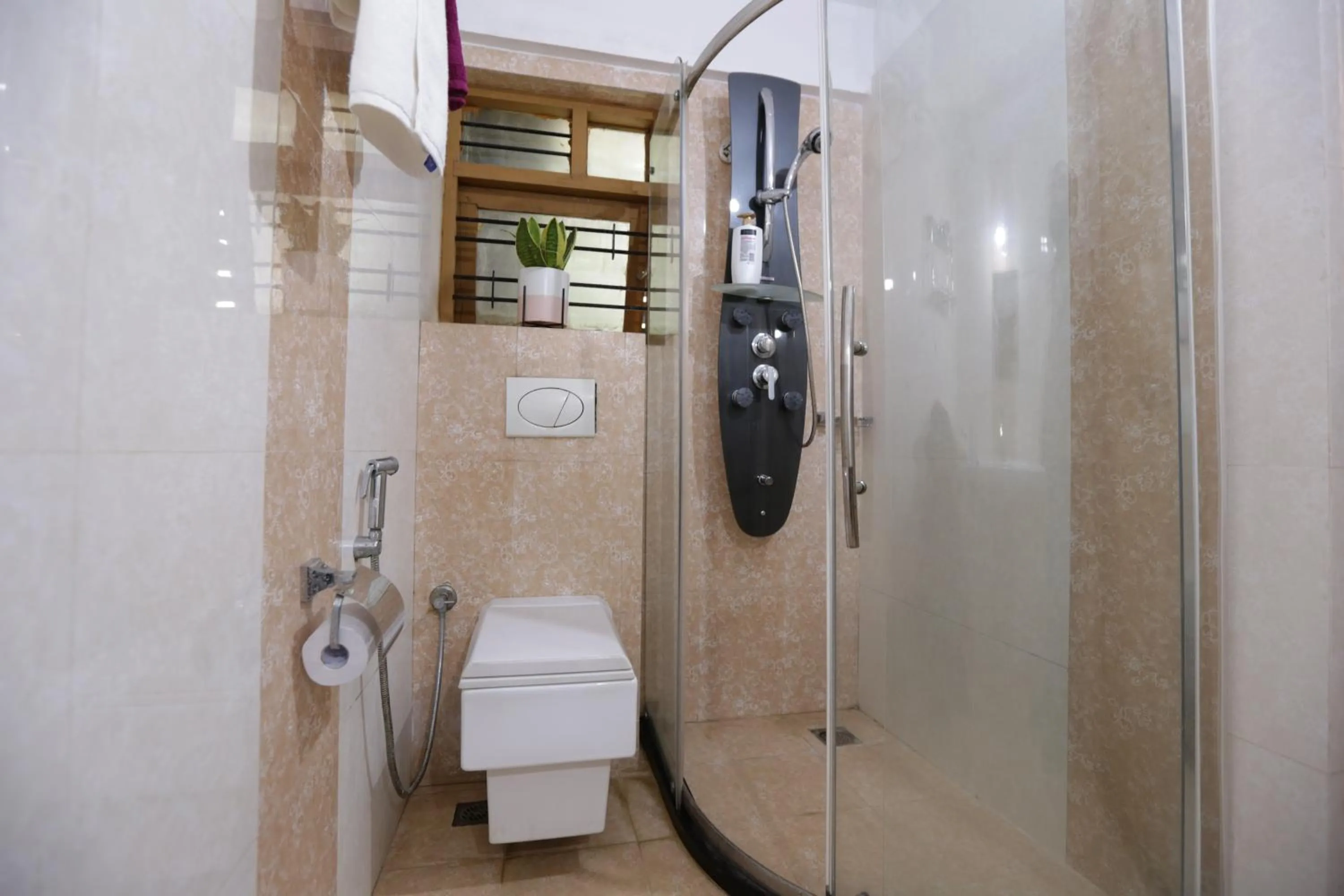 Bathroom in Guesture Serviced Residences, Alta Vista