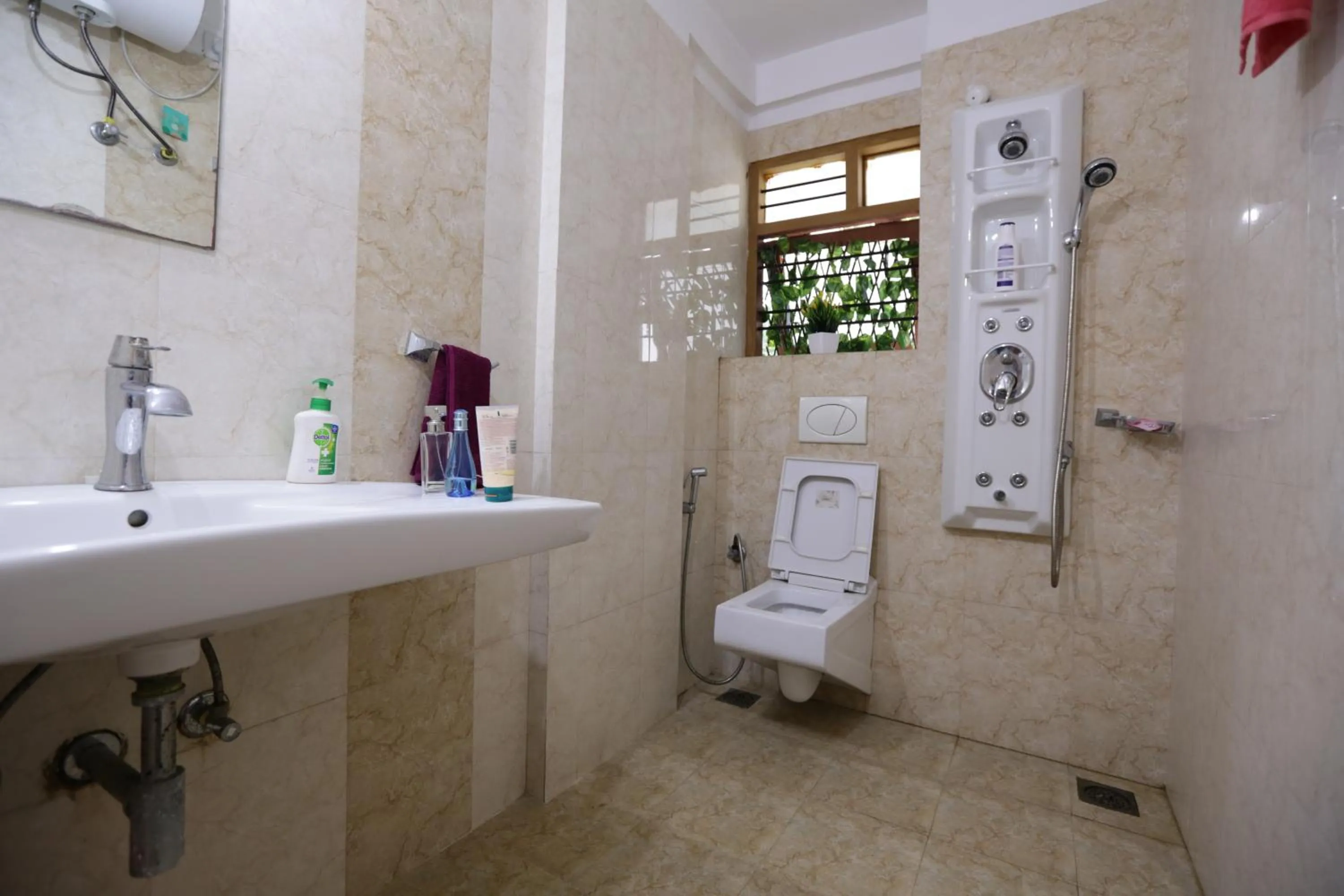 Bathroom in Guesture Serviced Residences, Alta Vista