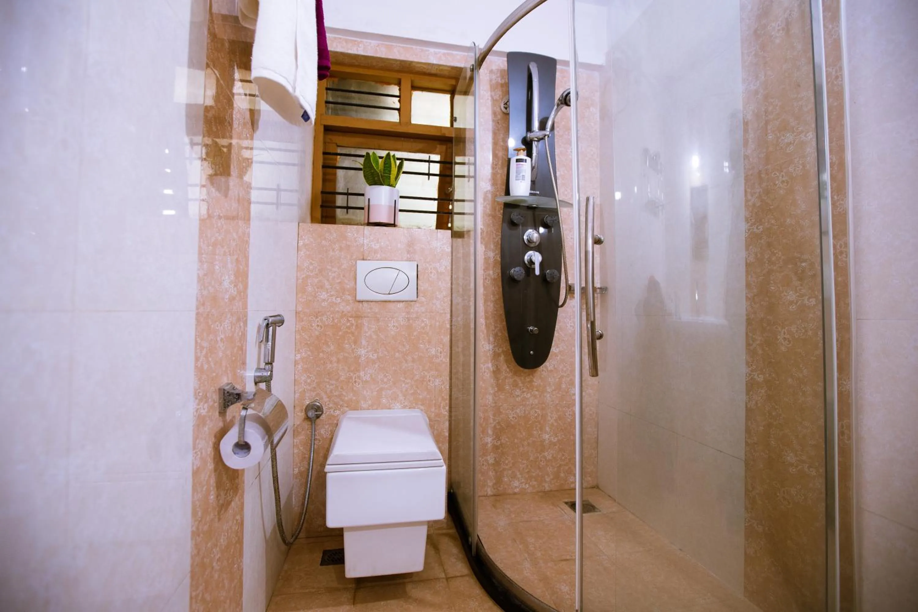 Bathroom in Guesture Serviced Residences, Alta Vista