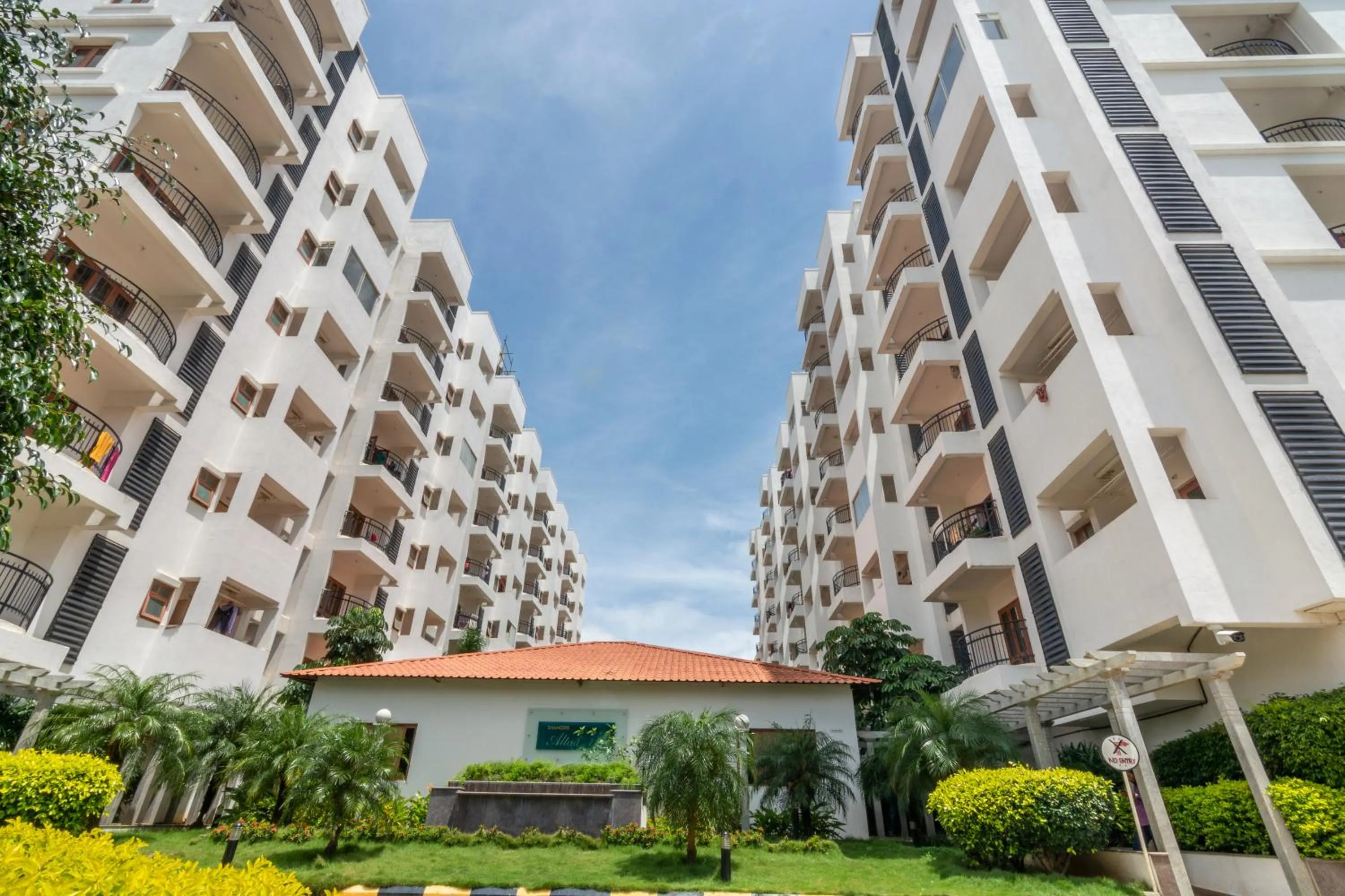 Property building in Guesture Serviced Residences, Alta Vista