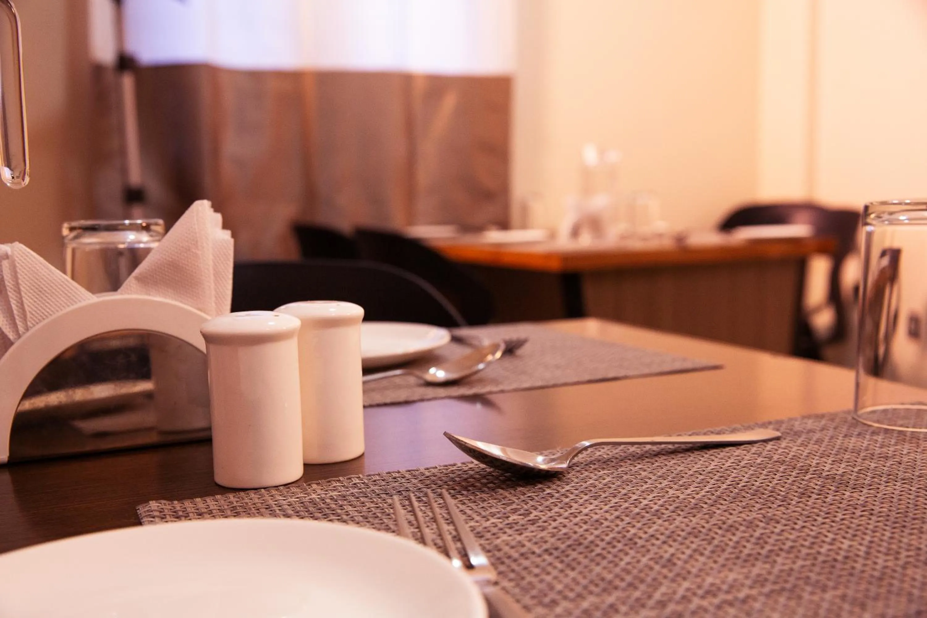 Restaurant/places to eat in Guesture Serviced Residences, Alta Vista