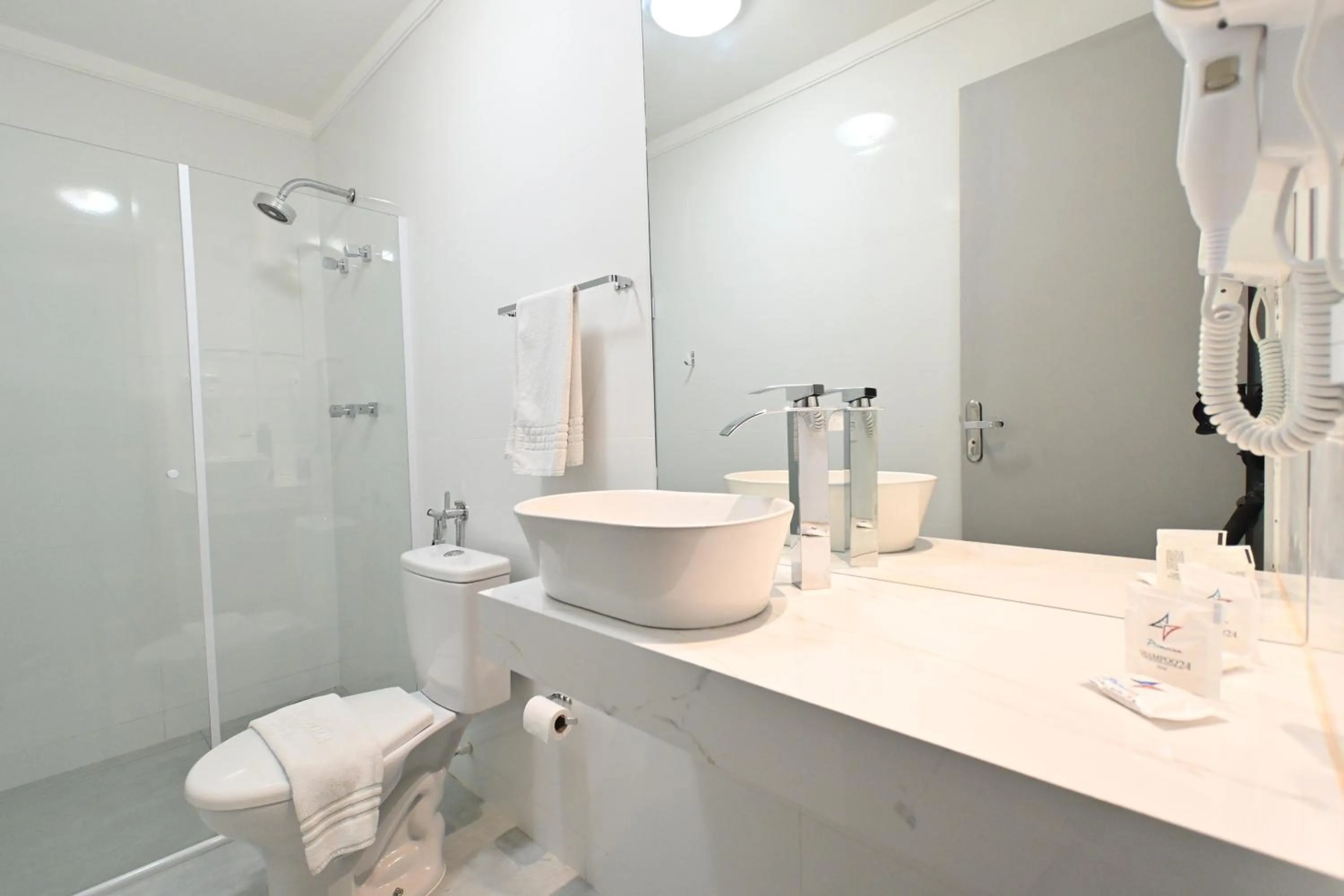 Shower in Hotel PrimeInn