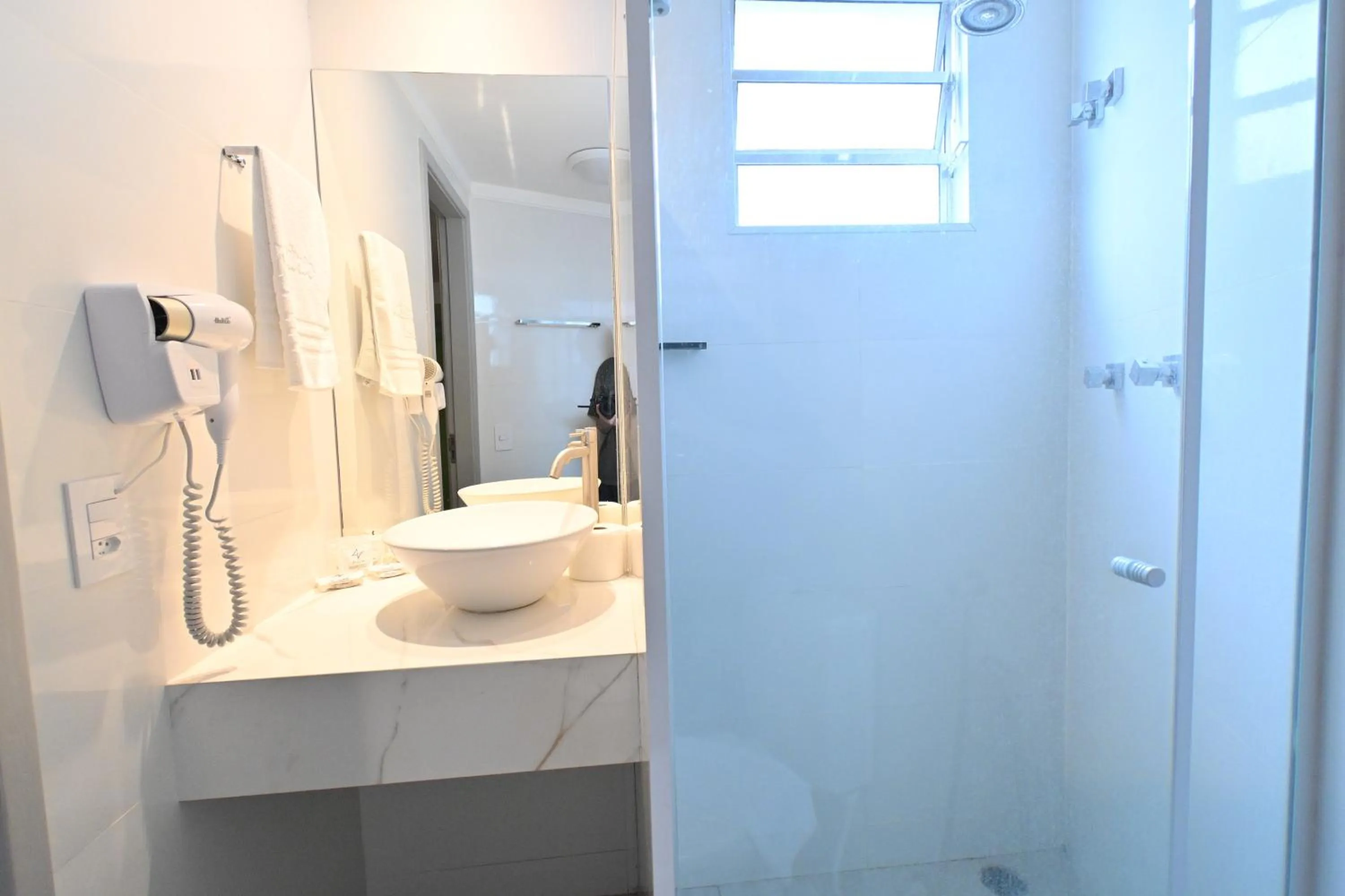 Shower in Hotel PrimeInn