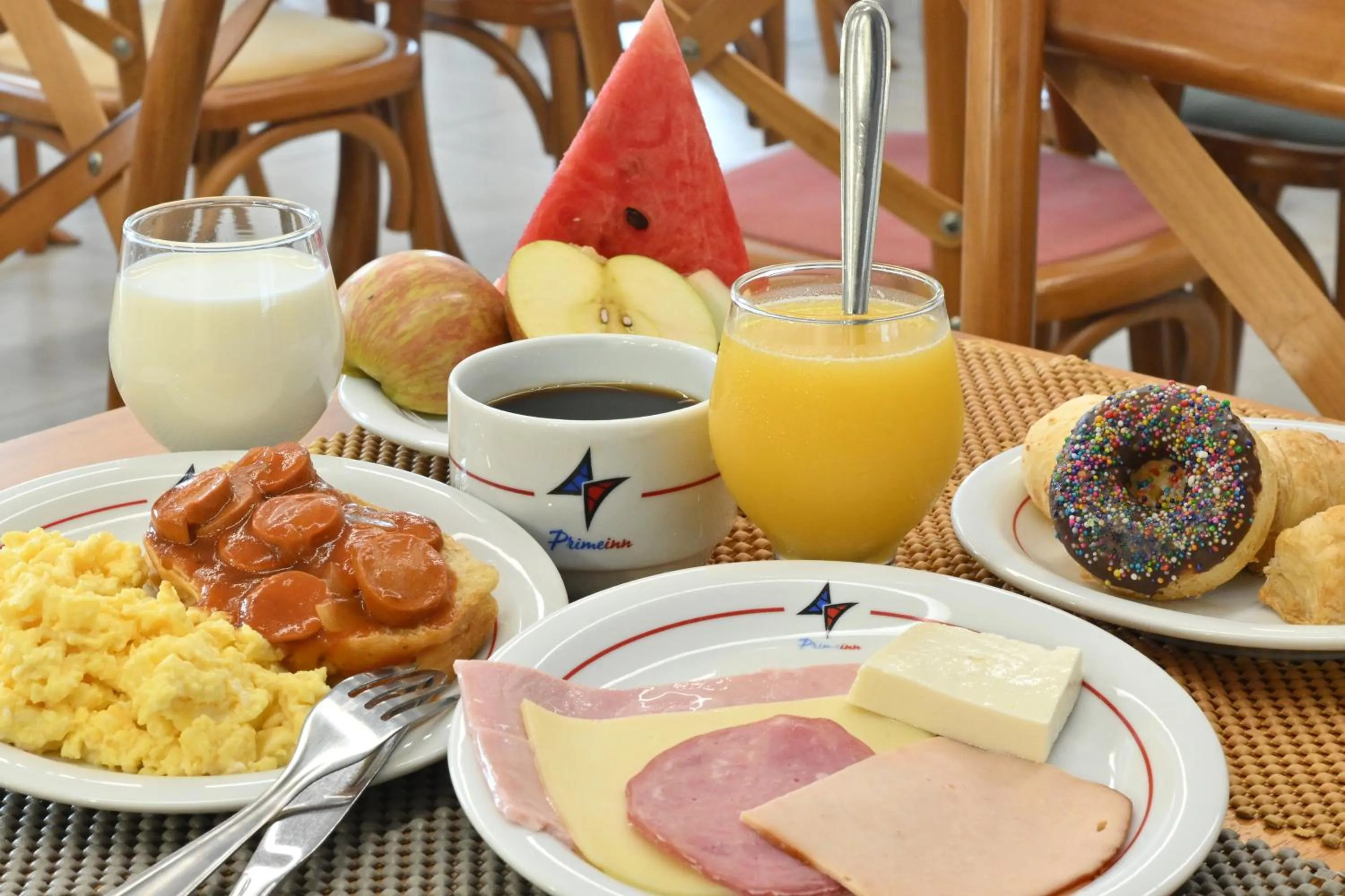 Food and drinks in Hotel PrimeInn